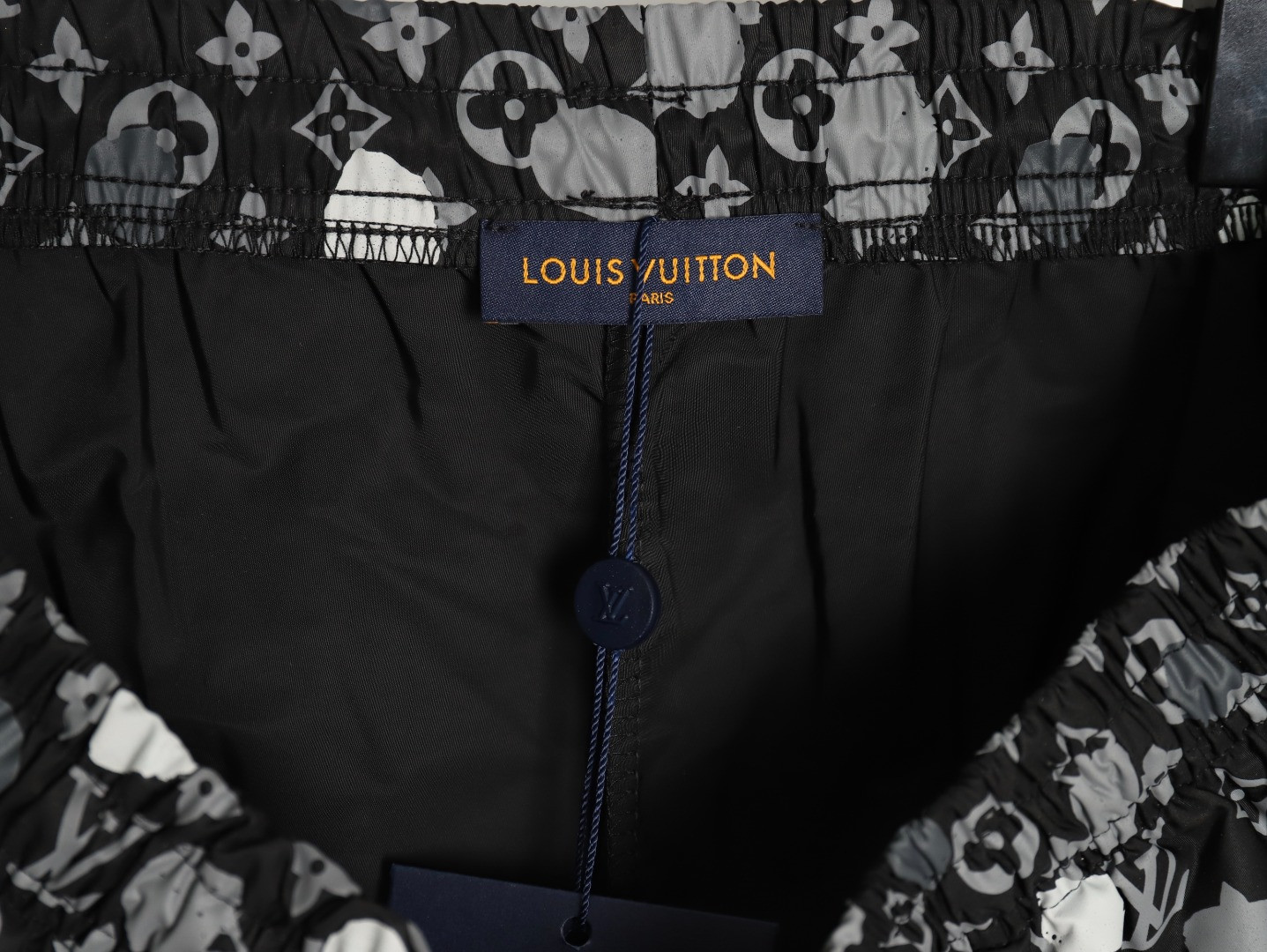 L0*is V*t0n LV 25SS shorts
