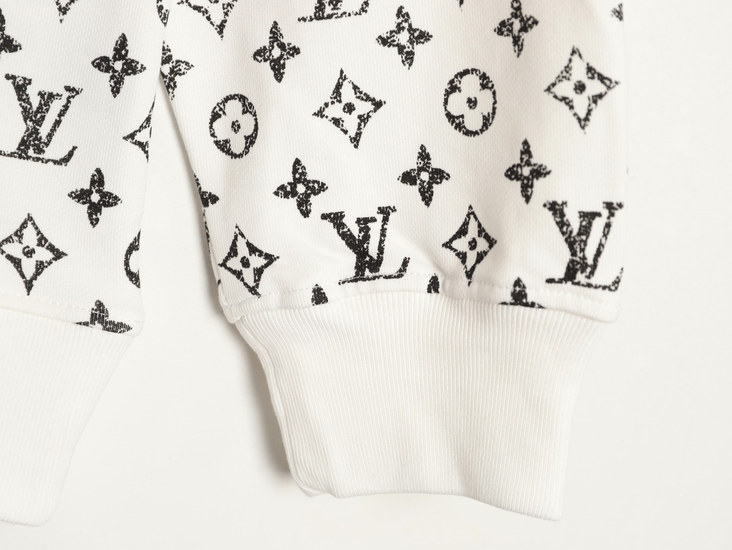 L0*is V*t0n LV Hoodies