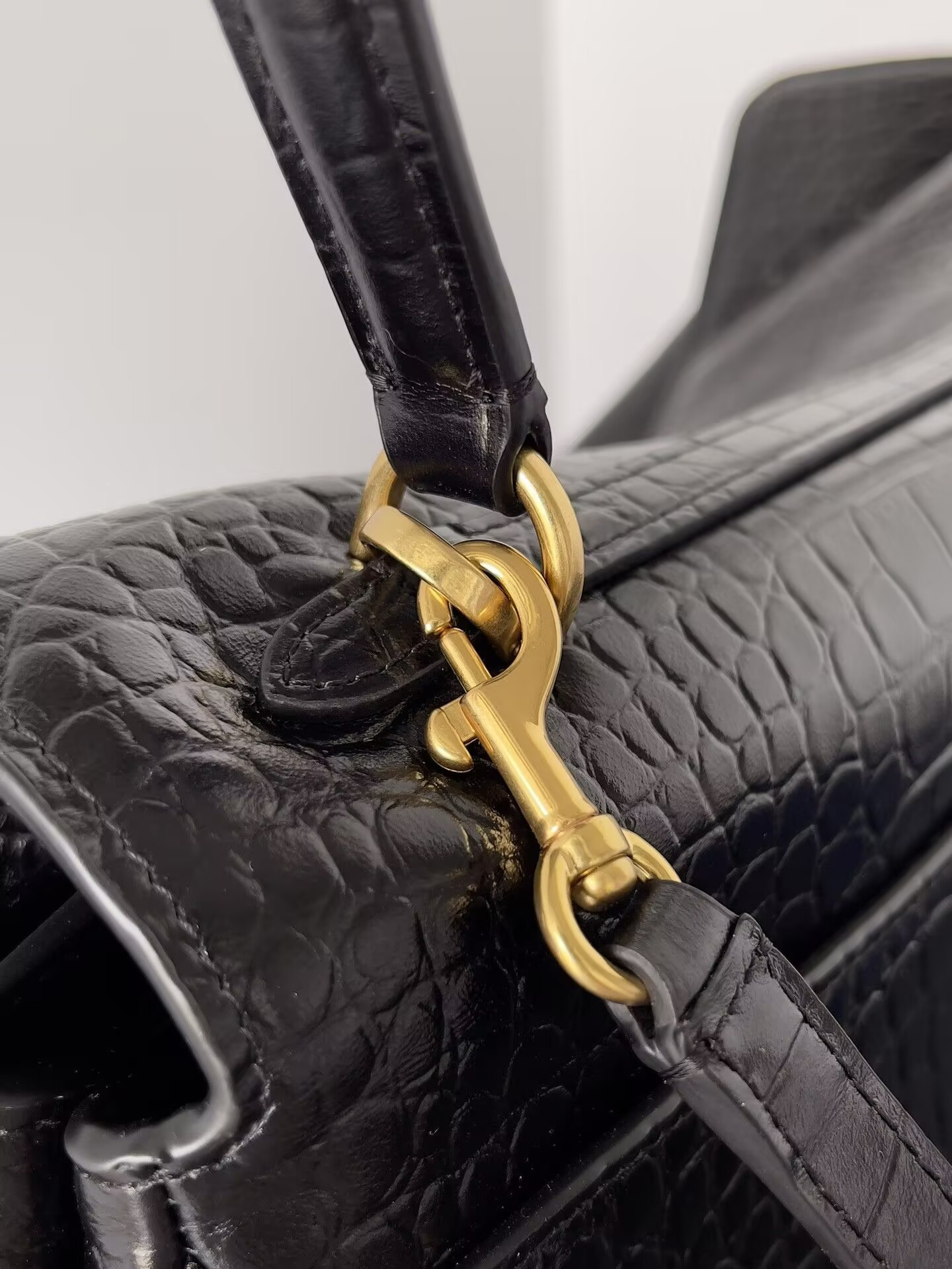 Ba*len*cia*ga Rodeo Large Croc-Embossed Top-Handle Bag 39.8x29.9x12.9cm