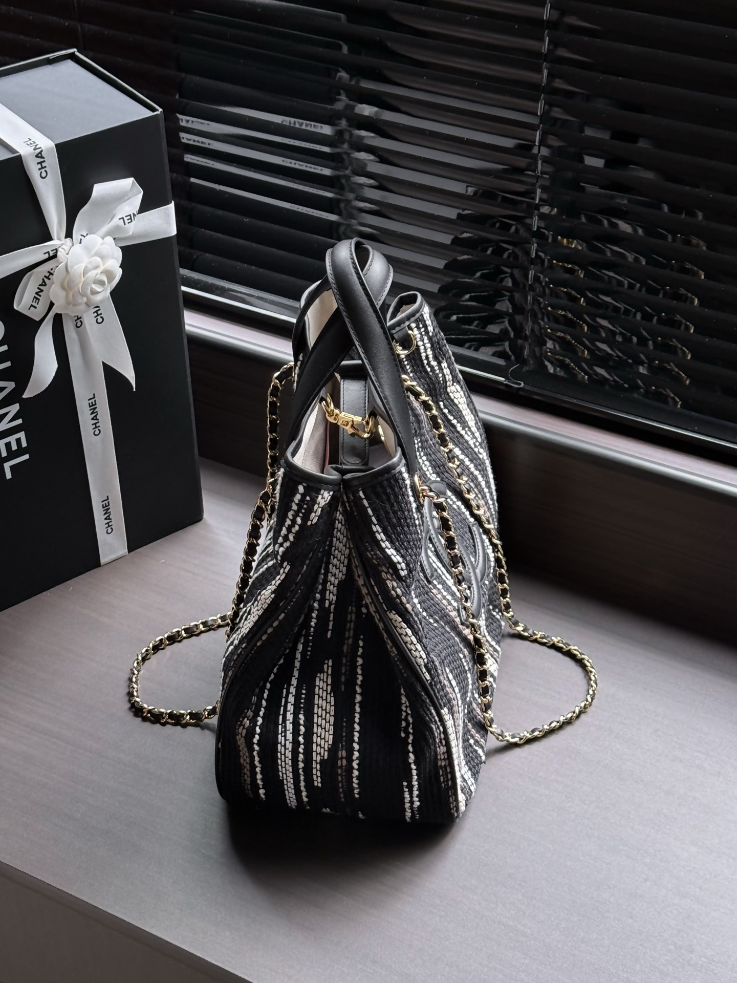 Ch*el small shopping bag as6200 30 x 29.5 x 17cm