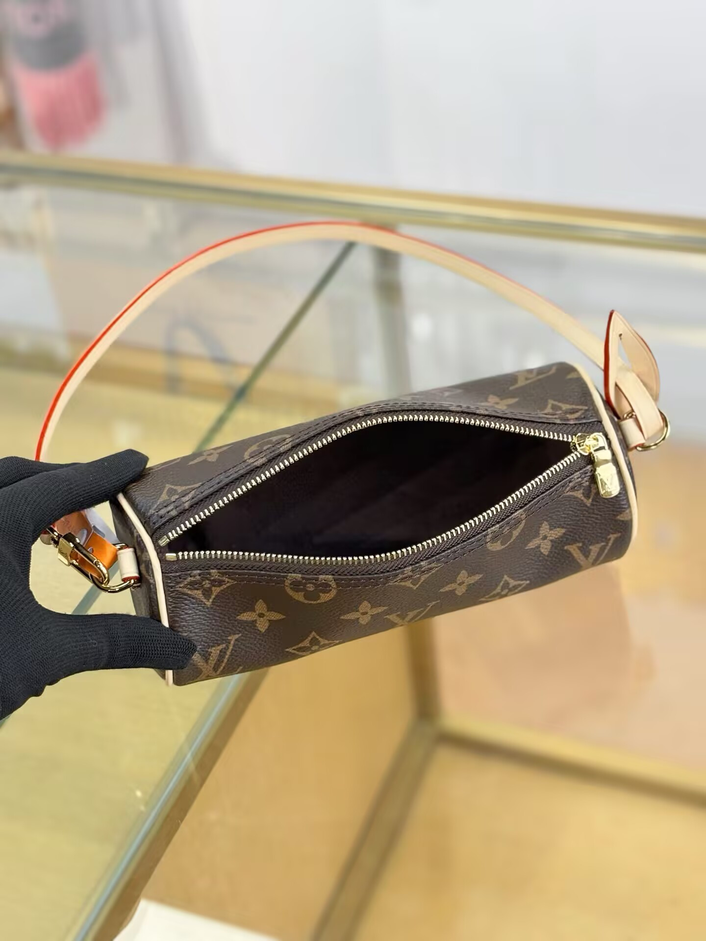 LV Pochette Papillon M25703 20x8.5x8.5cm