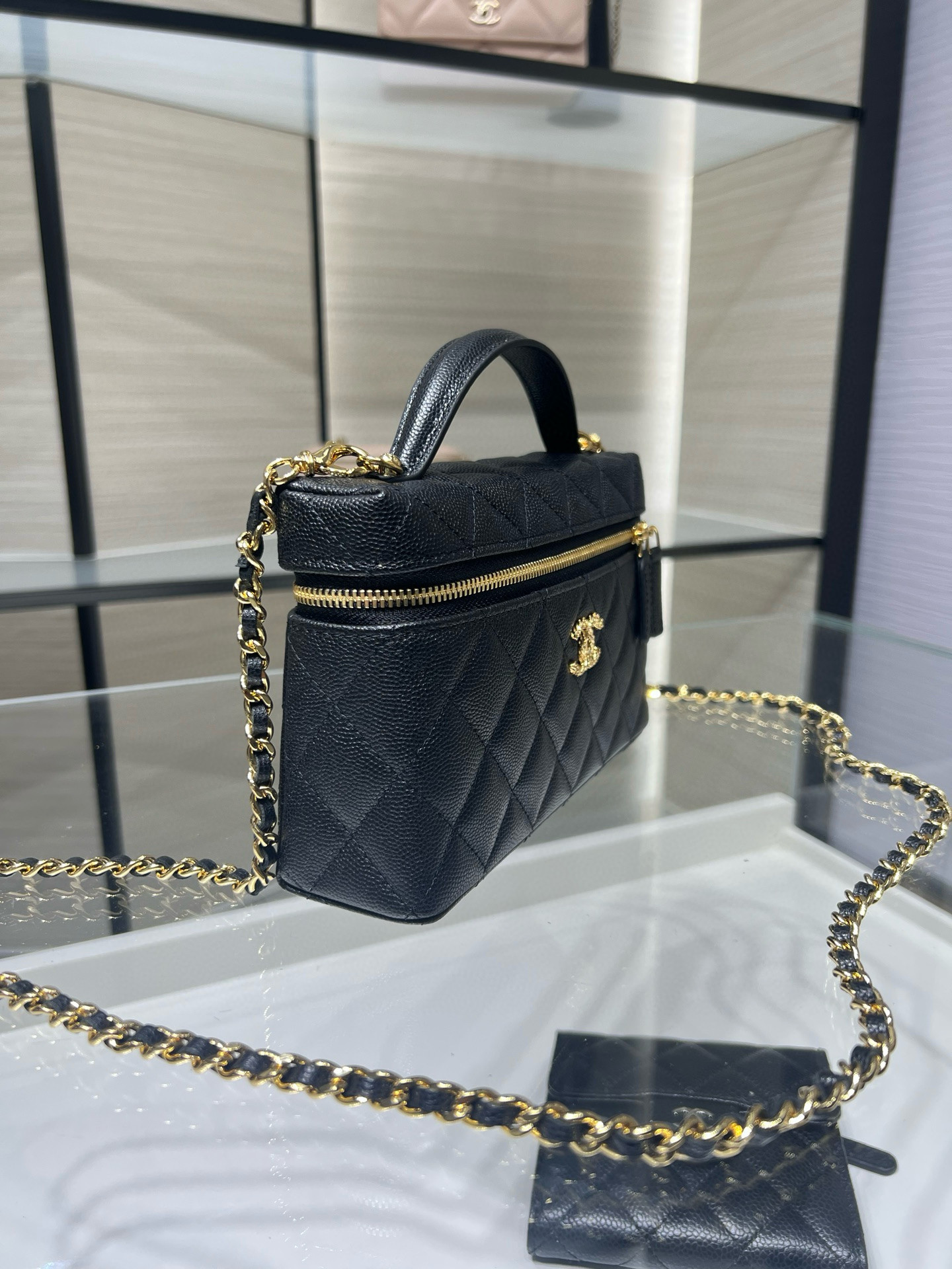 Ch*el classic vanity with chain handbag ap5090 17x19.5x5cm