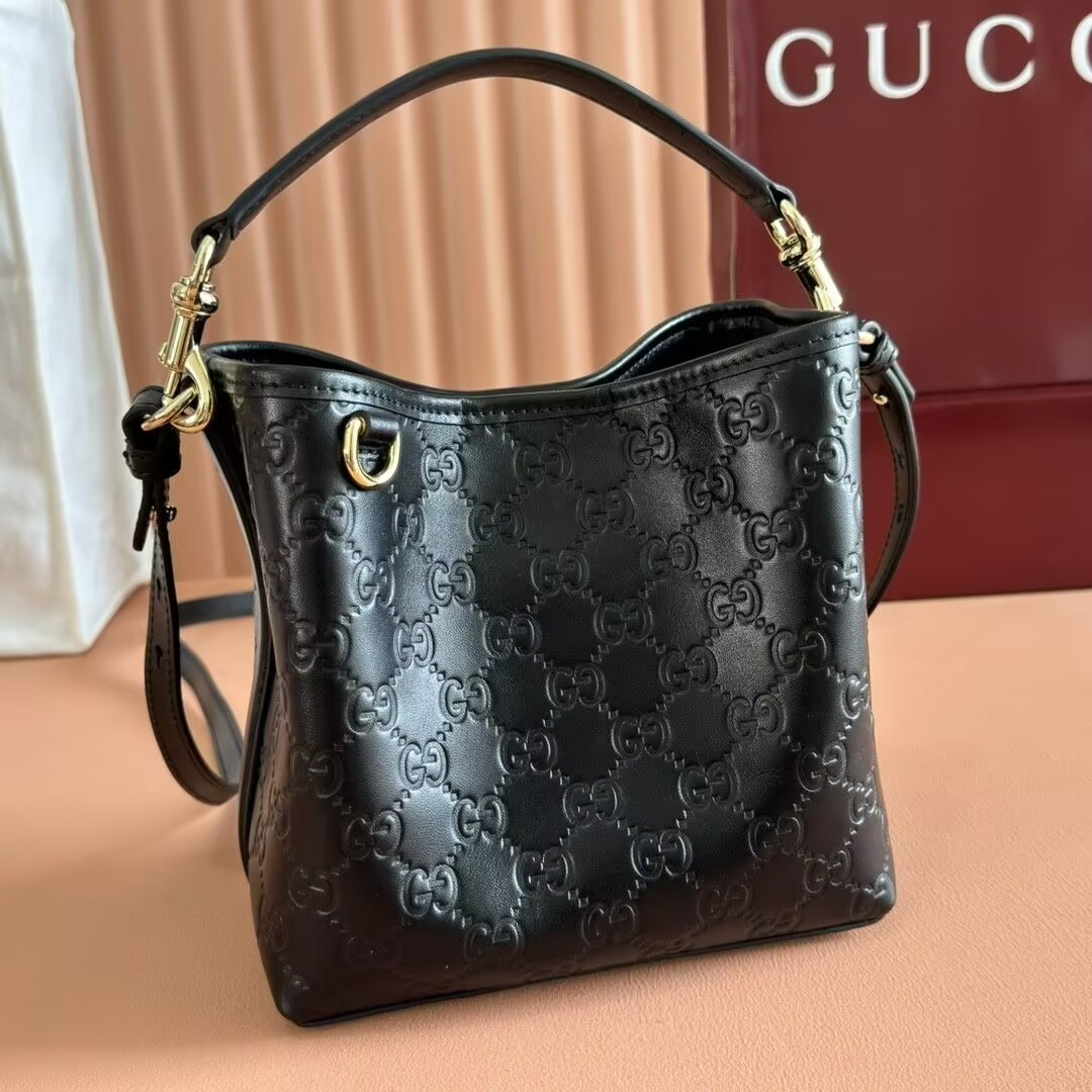 G*u*i GG Emblem Small Bucket Bag 19x18x11cm