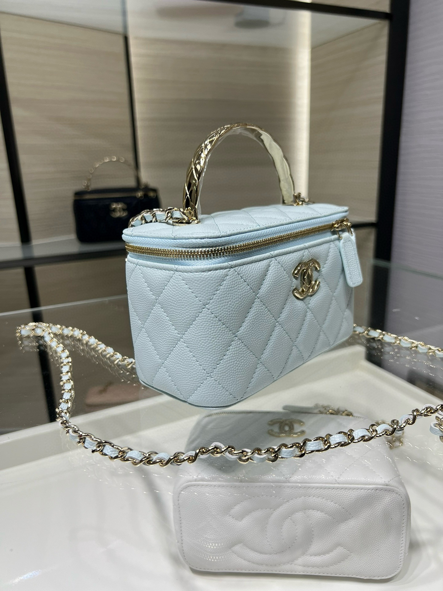 Ch*el clutch with chain light blue ap4590 17x9.5x8cm
