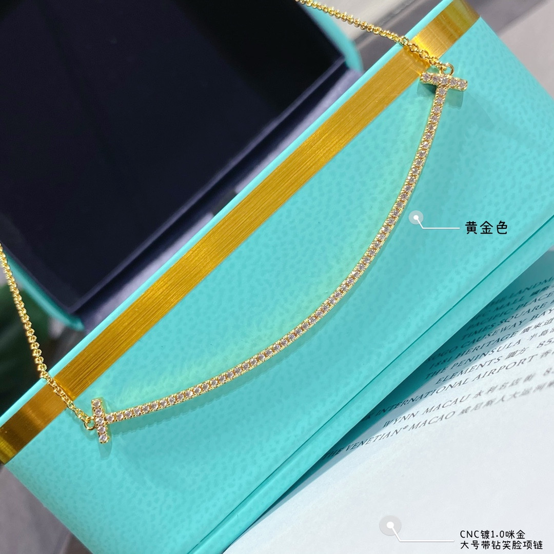 T*f*ny & Co. Large Smile With diamond Necklace