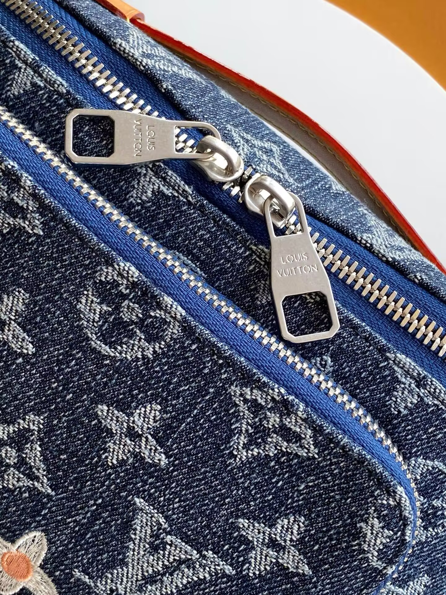 LV Rush Bumbag M27640 30x15x8 cm