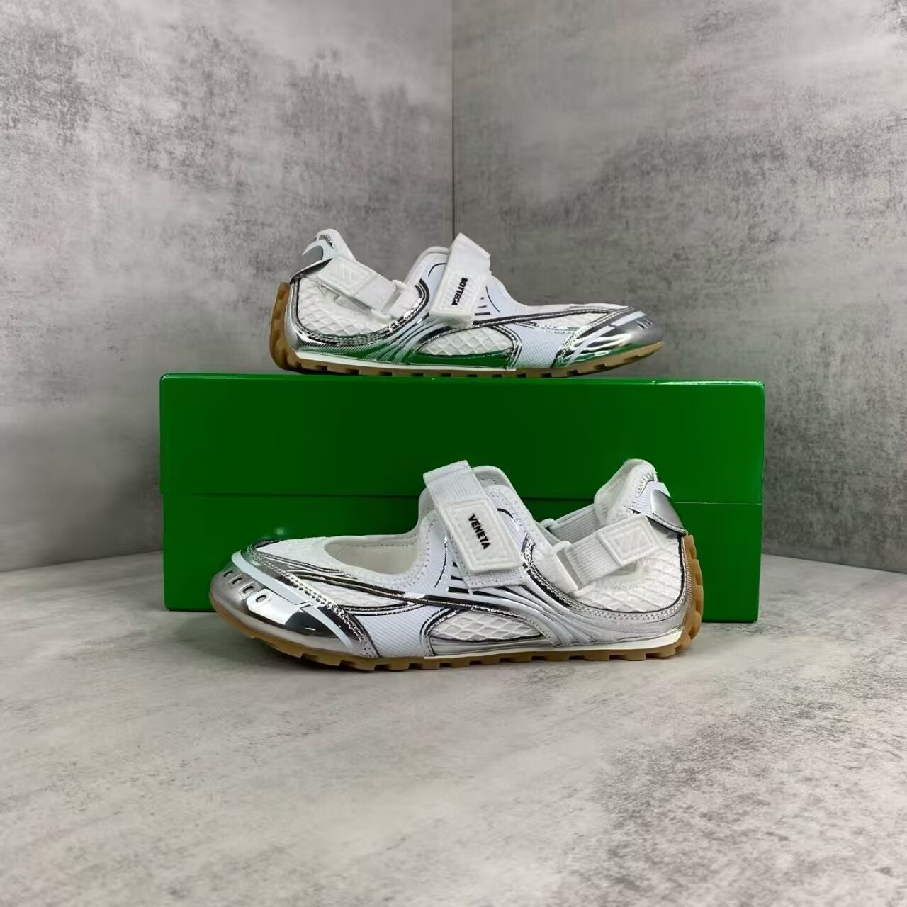 ua bo*te*ga Ve*ne*ta orbit flash mary-jane sneaker