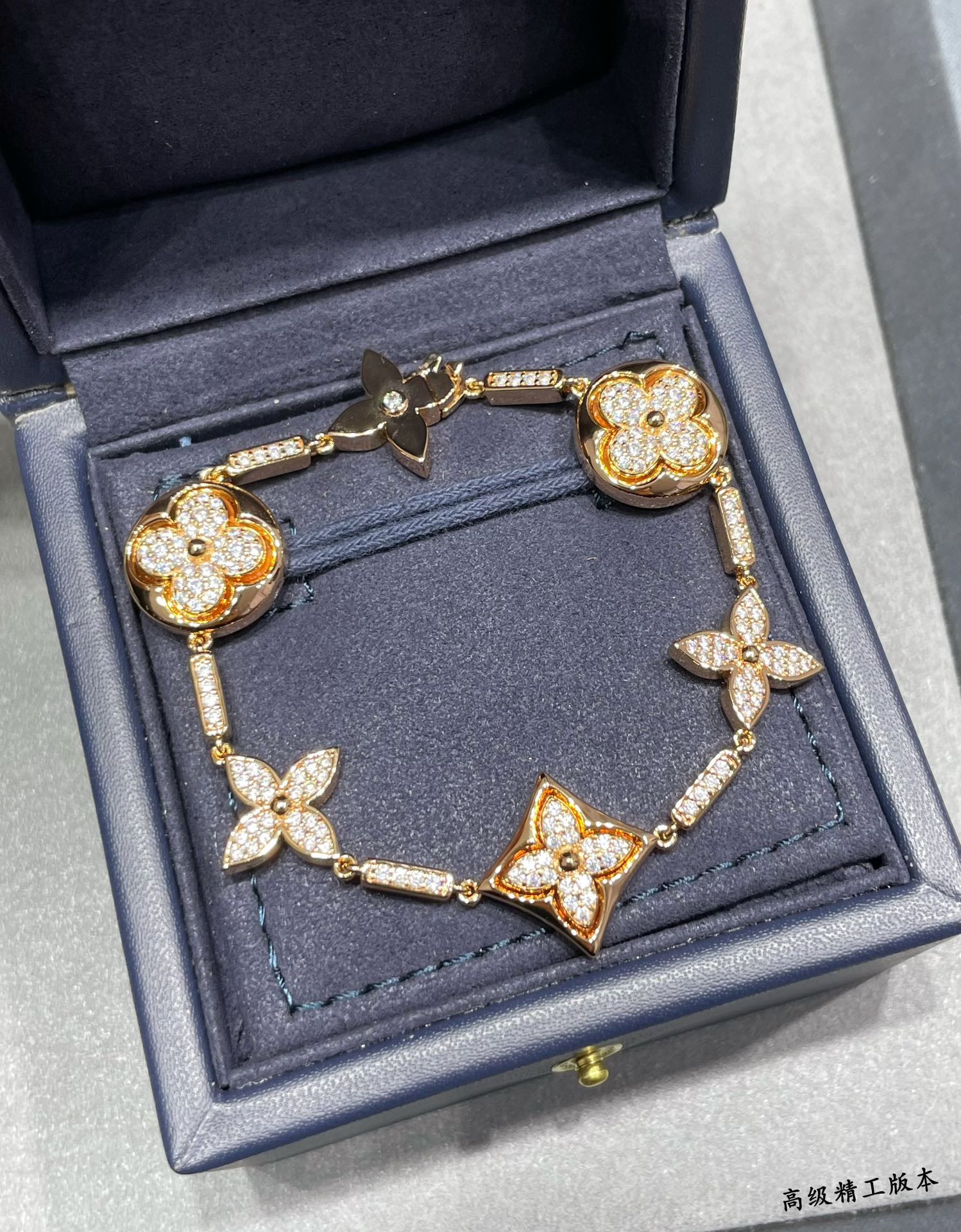 L0*is Vuitto Large six-flower full diamond Bracelet