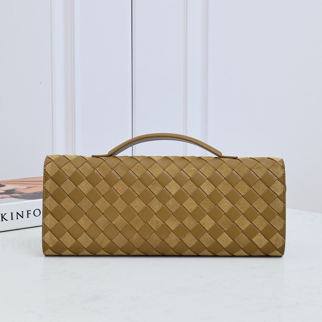 Bo*te*ga Ve*ne*ta Long Clutch Andiamo With Handle Fondant 31x13x3cm