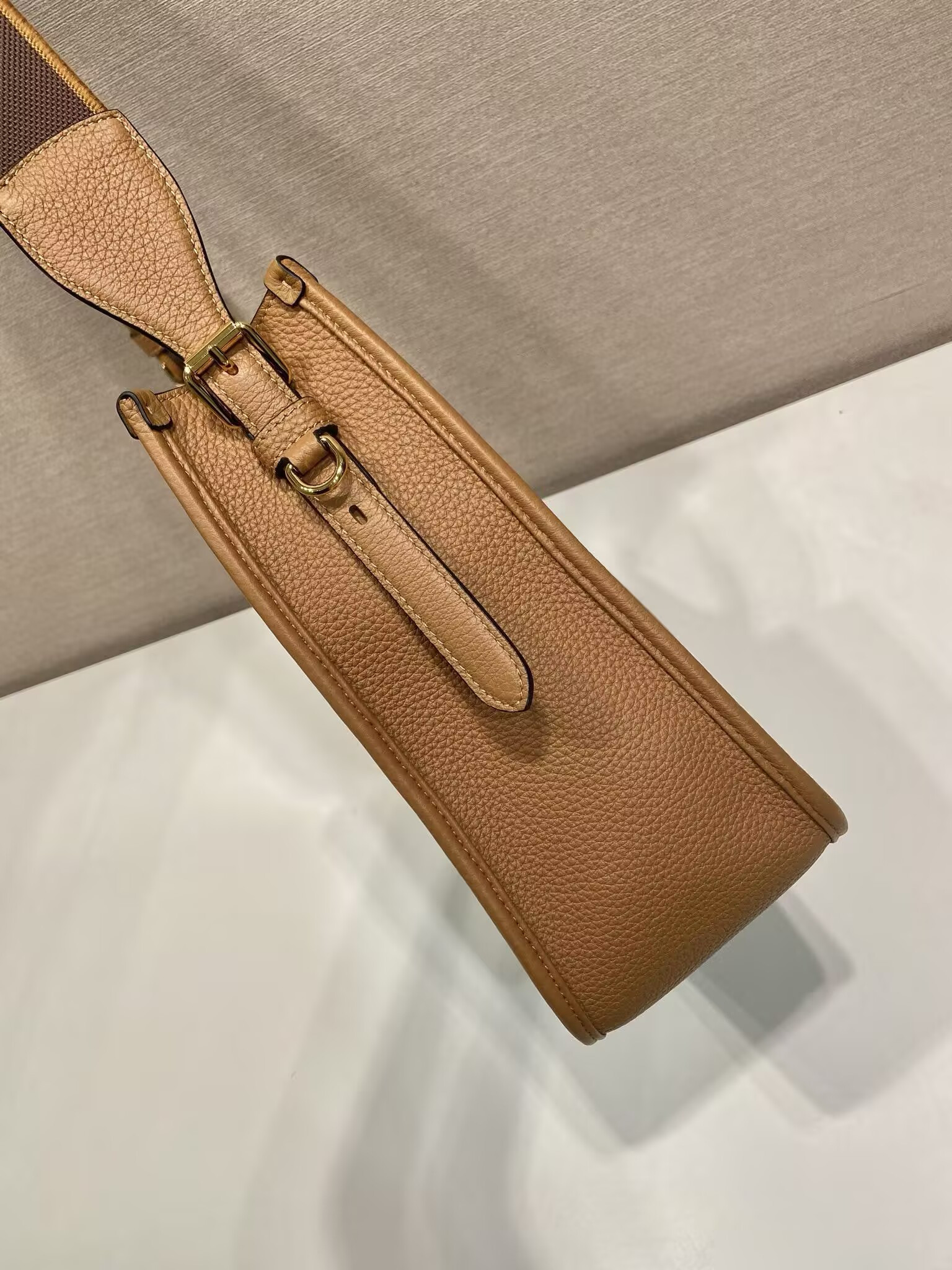 Pra*a medium leather bag 26x28x11cm