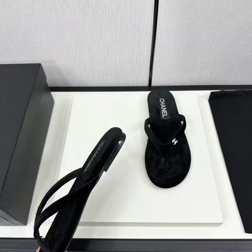 UA Ch*el Slides