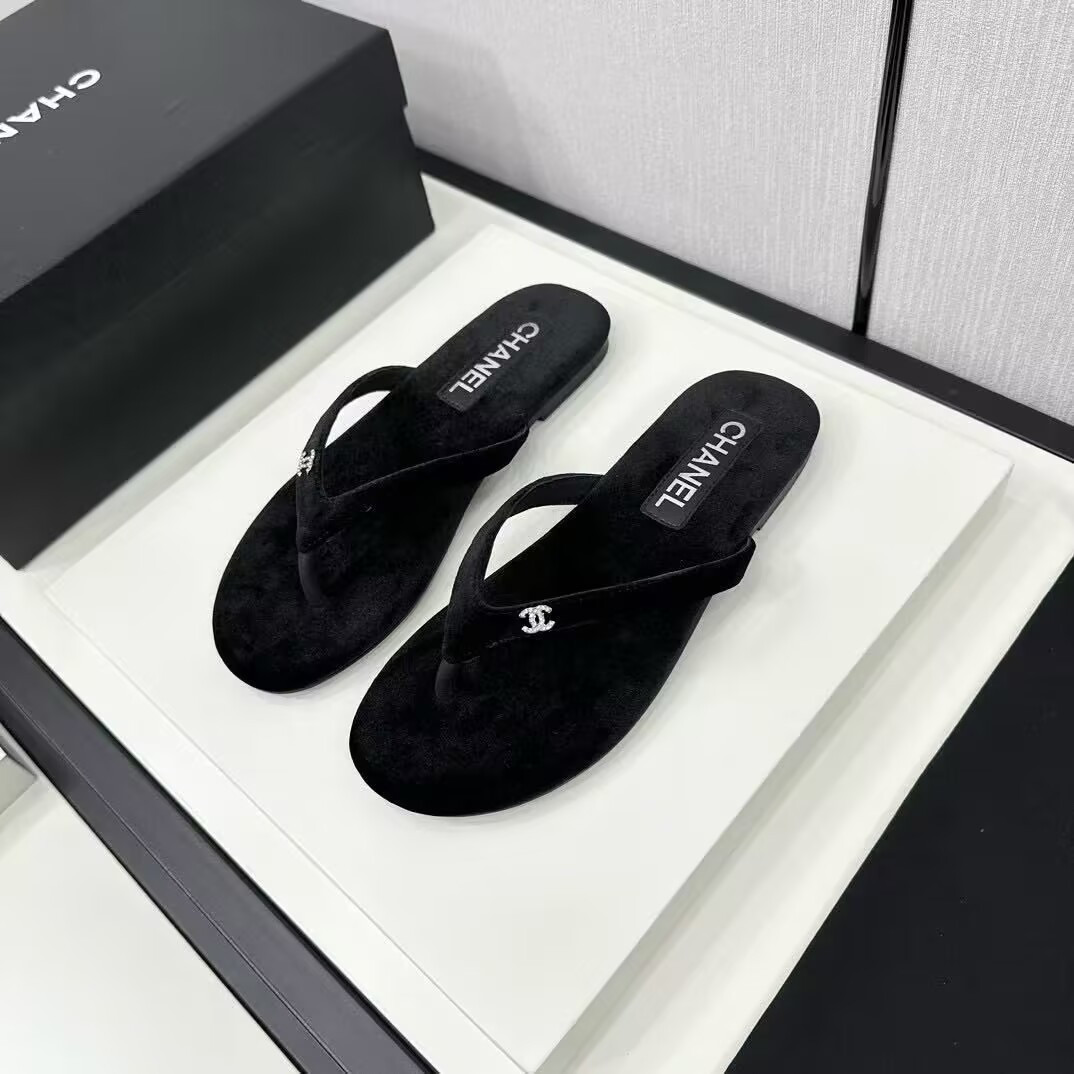 UA Ch*el Slides