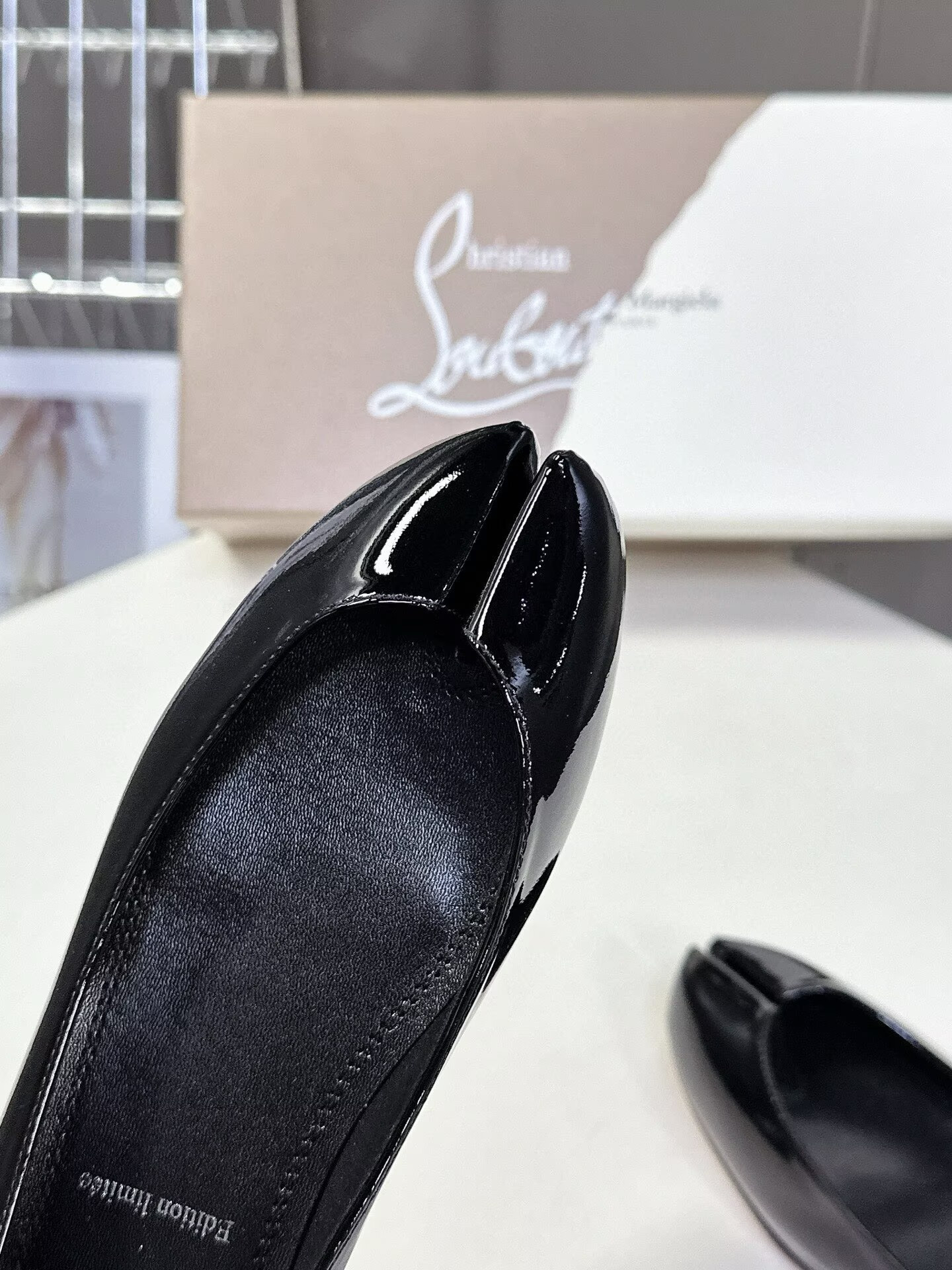 ua Ch**an louboutin marlougiela ballerinas patent calf leather