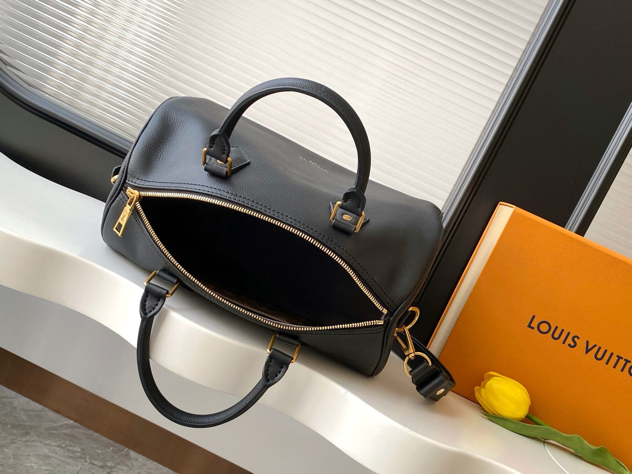 LV Speedy Soft 30 M24891 21x17x 30cm