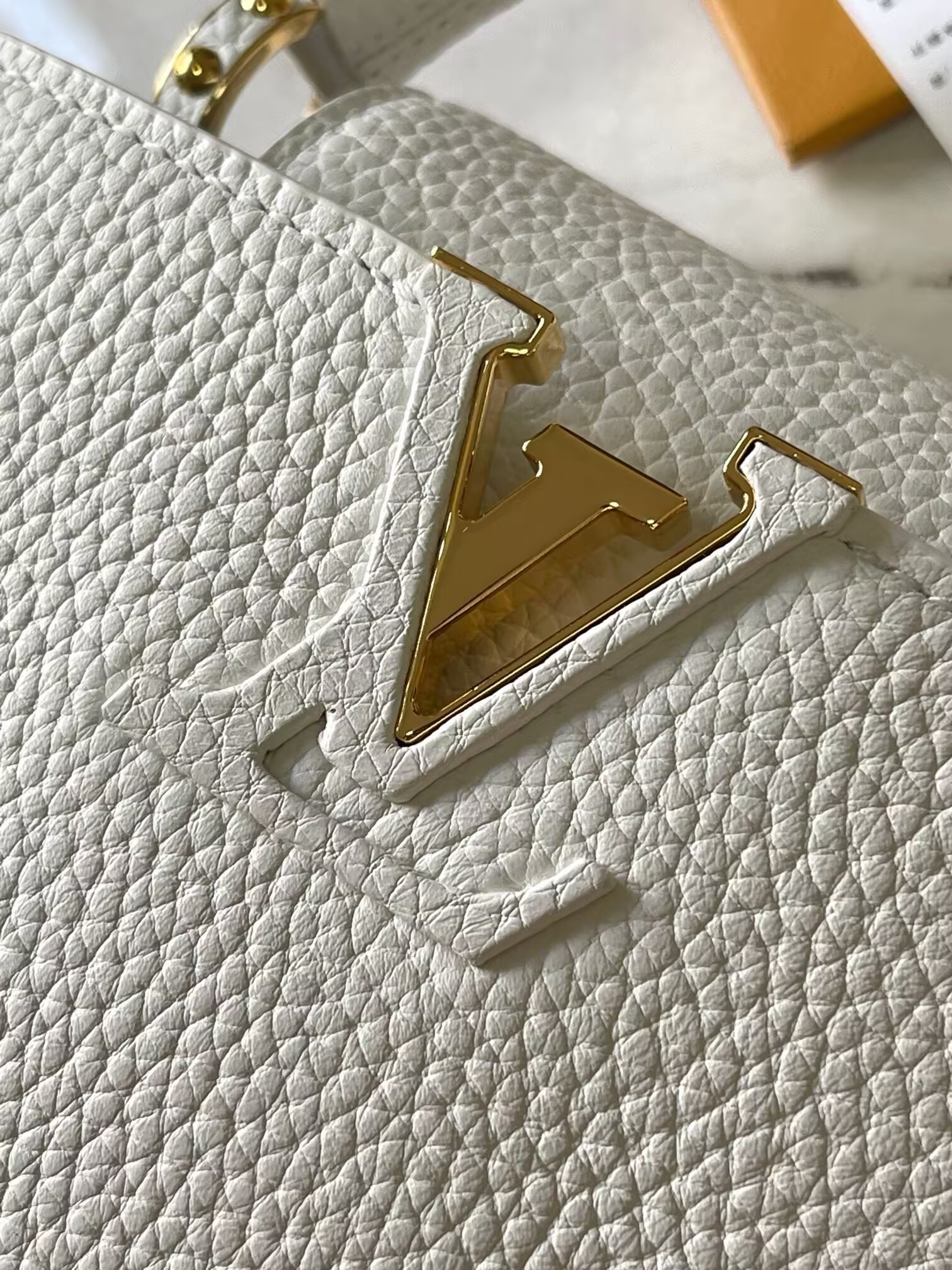 LV Capucines Mini M24733 21x14x8cm