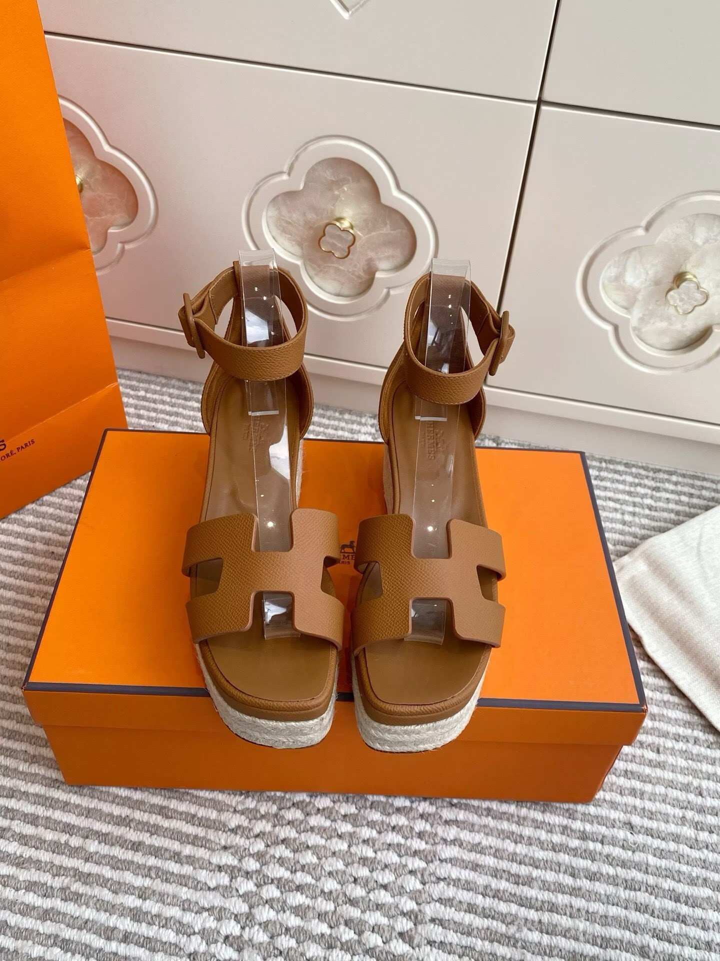 ua H**mes elda spanish woven shoes