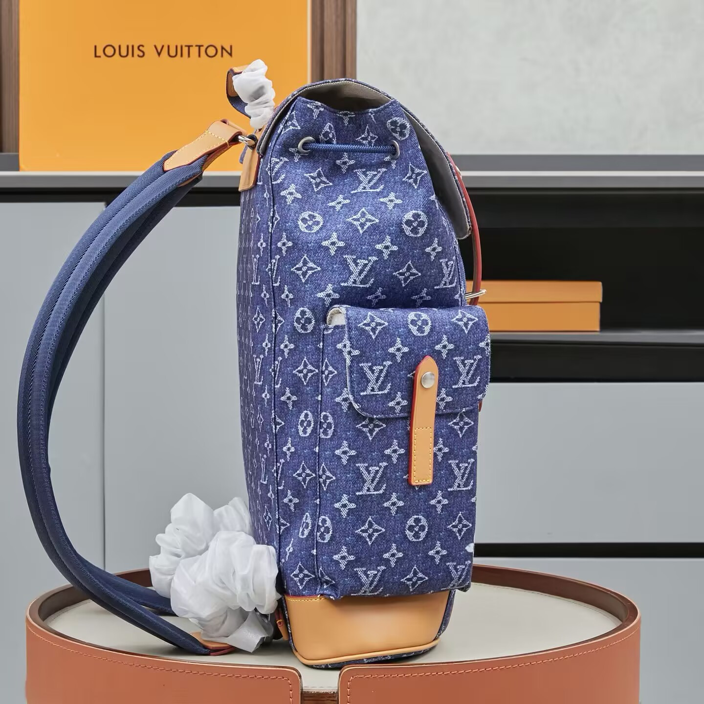 LV Christopher MM M27554 38 x 44 x 12.5 cm