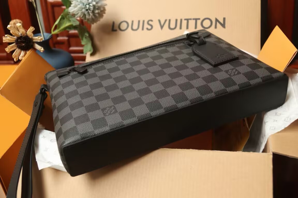 LV Takeoff Pouch N40504 30x22x5cm