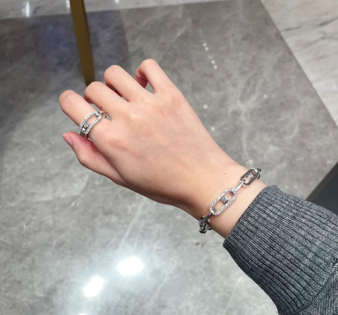 Mes1kaa move di*m*nd ring