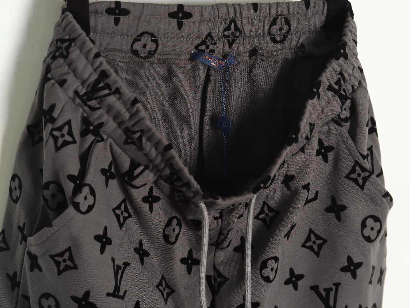 L0*is V*t0n LV 24SS shorts