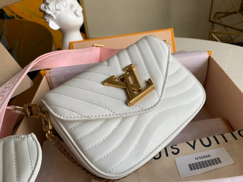 L0*is V*t0n NEW WAVE MULTI-POCHETTE M56466