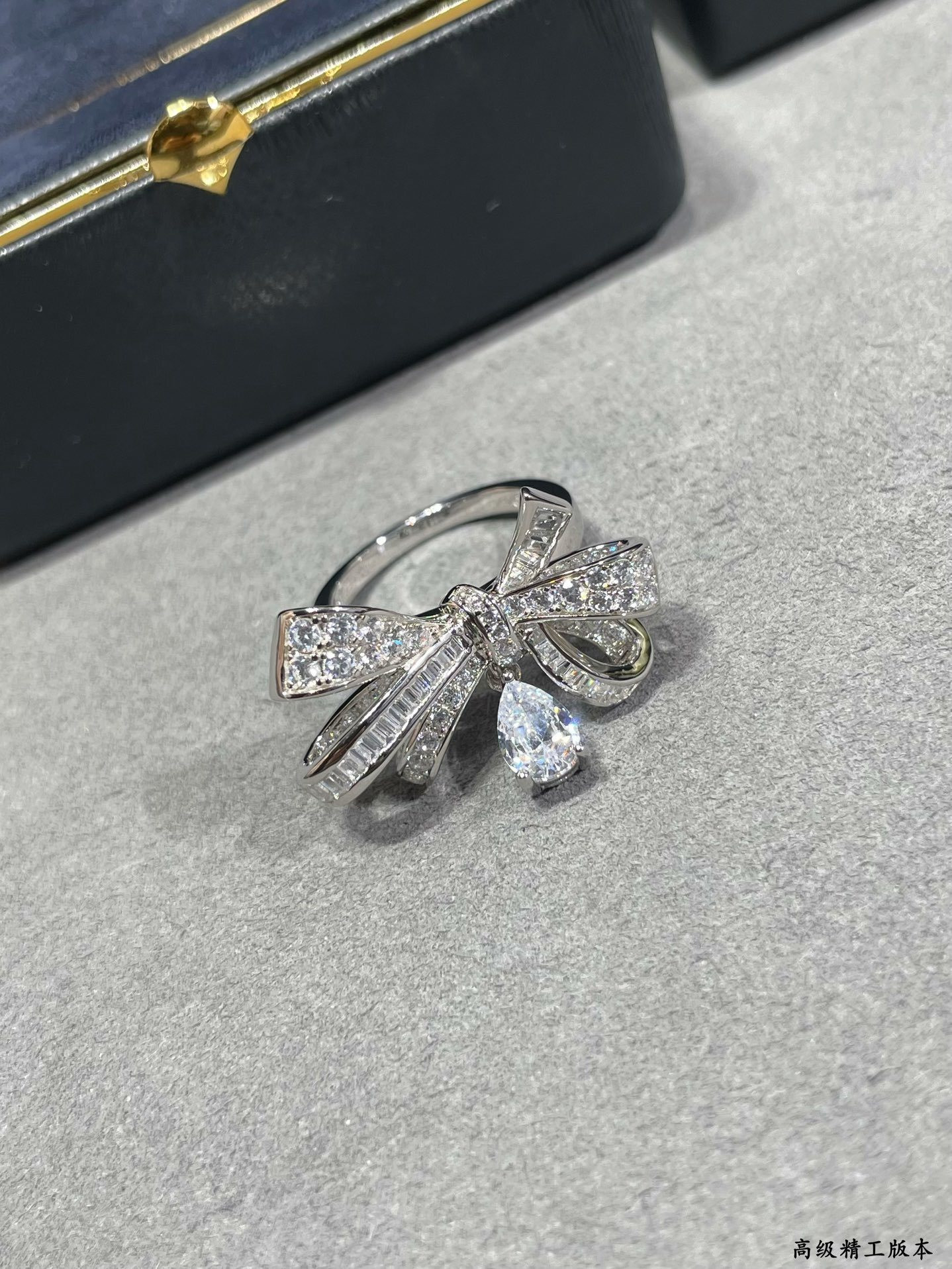 Gr*ff bowknot ring with rhinestones ag925