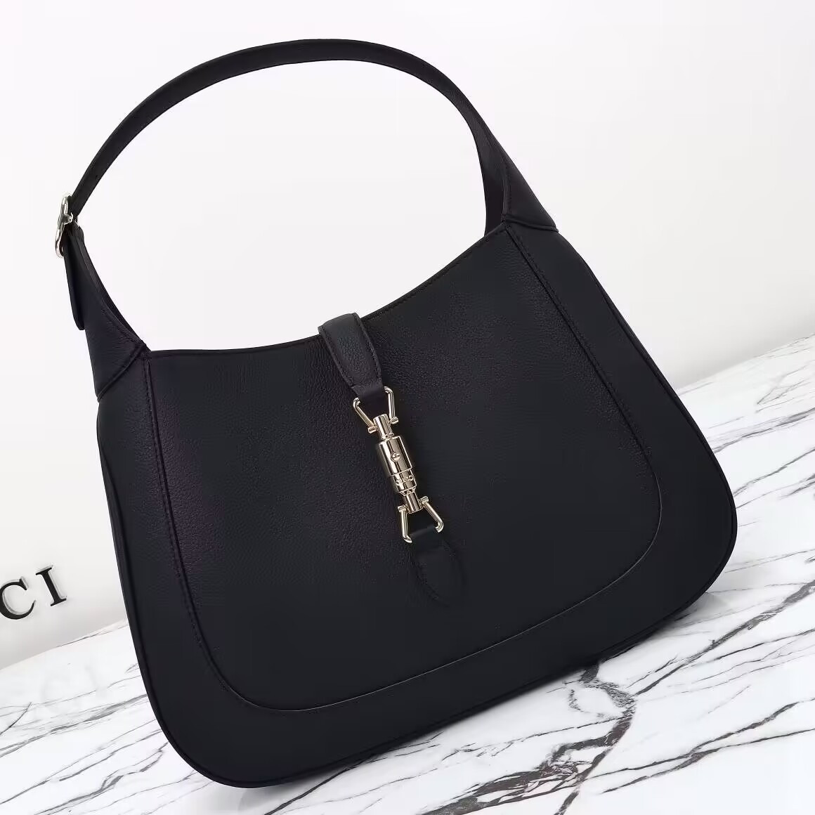 G*u*i Jackie Medium shoulder bag 35x32x5.5 cm