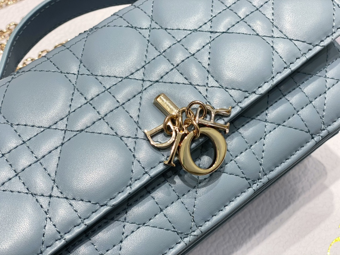 MISS D*0r MINI BAG Cloud Blue Cannage Lambskin S0980ONMJ_M81B 21 x 11.5 x 4.5 cm