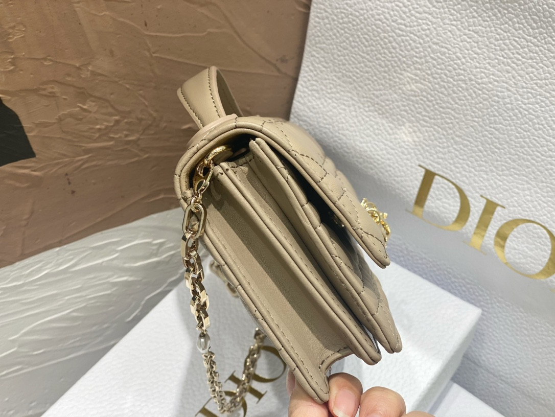 MISS D*0r Mini Handbag Beige Cannage Woven Pattern Lambskin S0980ONMJ_M52U 21 x 11.5 x 4.5 cm
