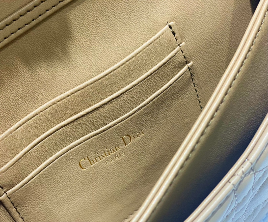 MISS D*0r Mini Handbag Beige Cannage Woven Pattern Lambskin S0980ONMJ_M52U 21 x 11.5 x 4.5 cm