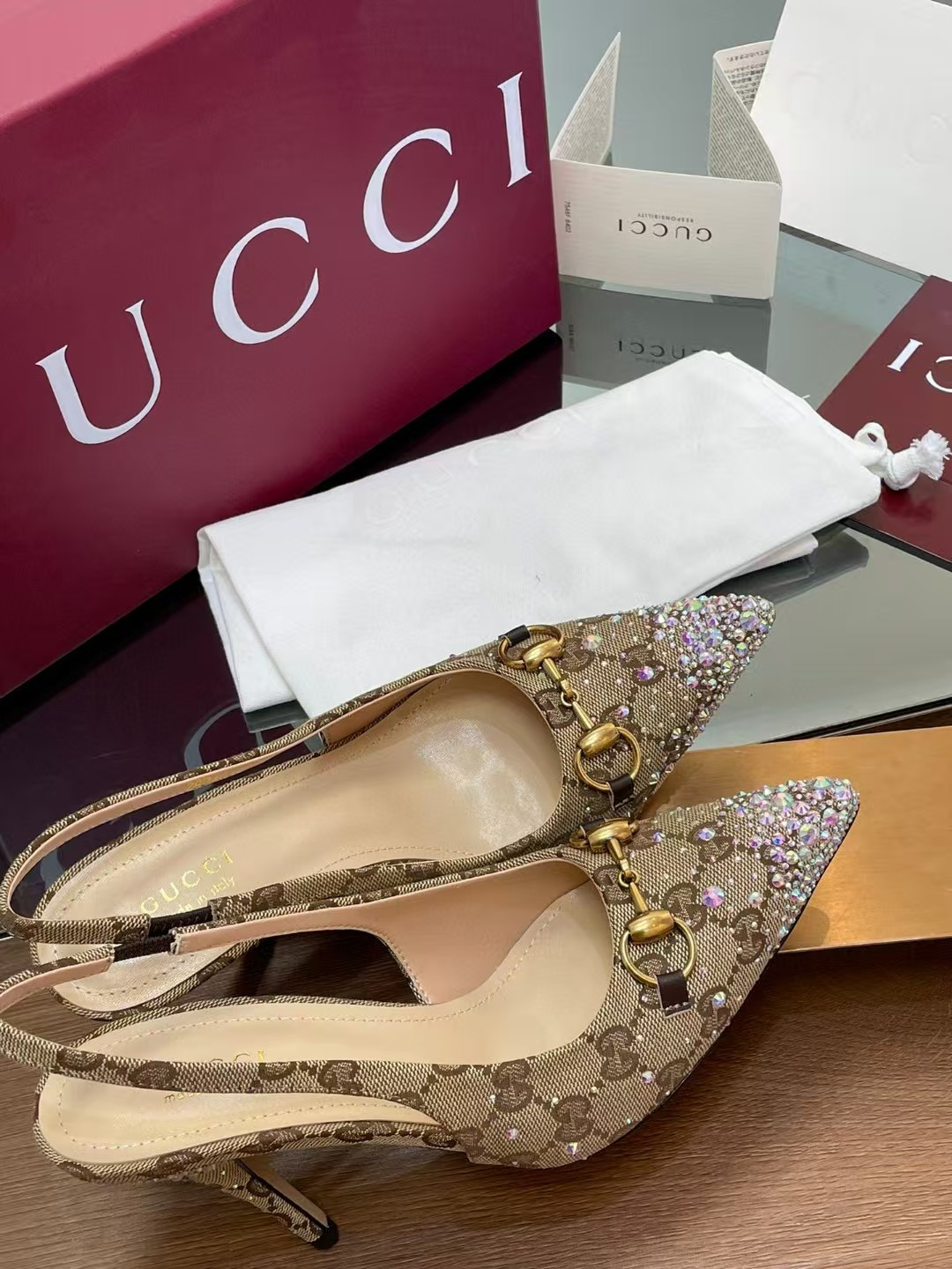 UA G*u*i WOMEN