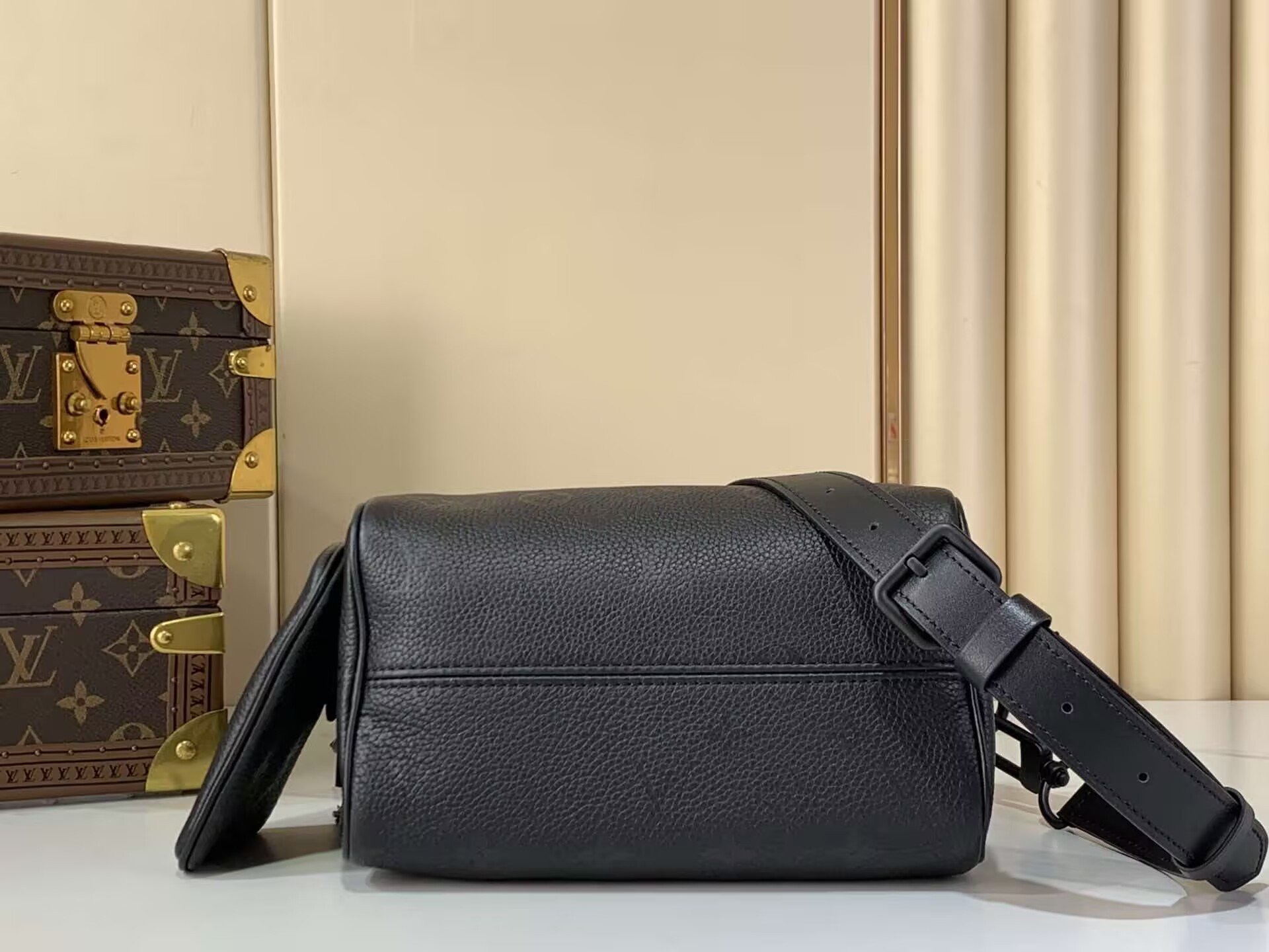LV Speedy P9 Bandoulière 20 M13904 22x14x17.5cm
