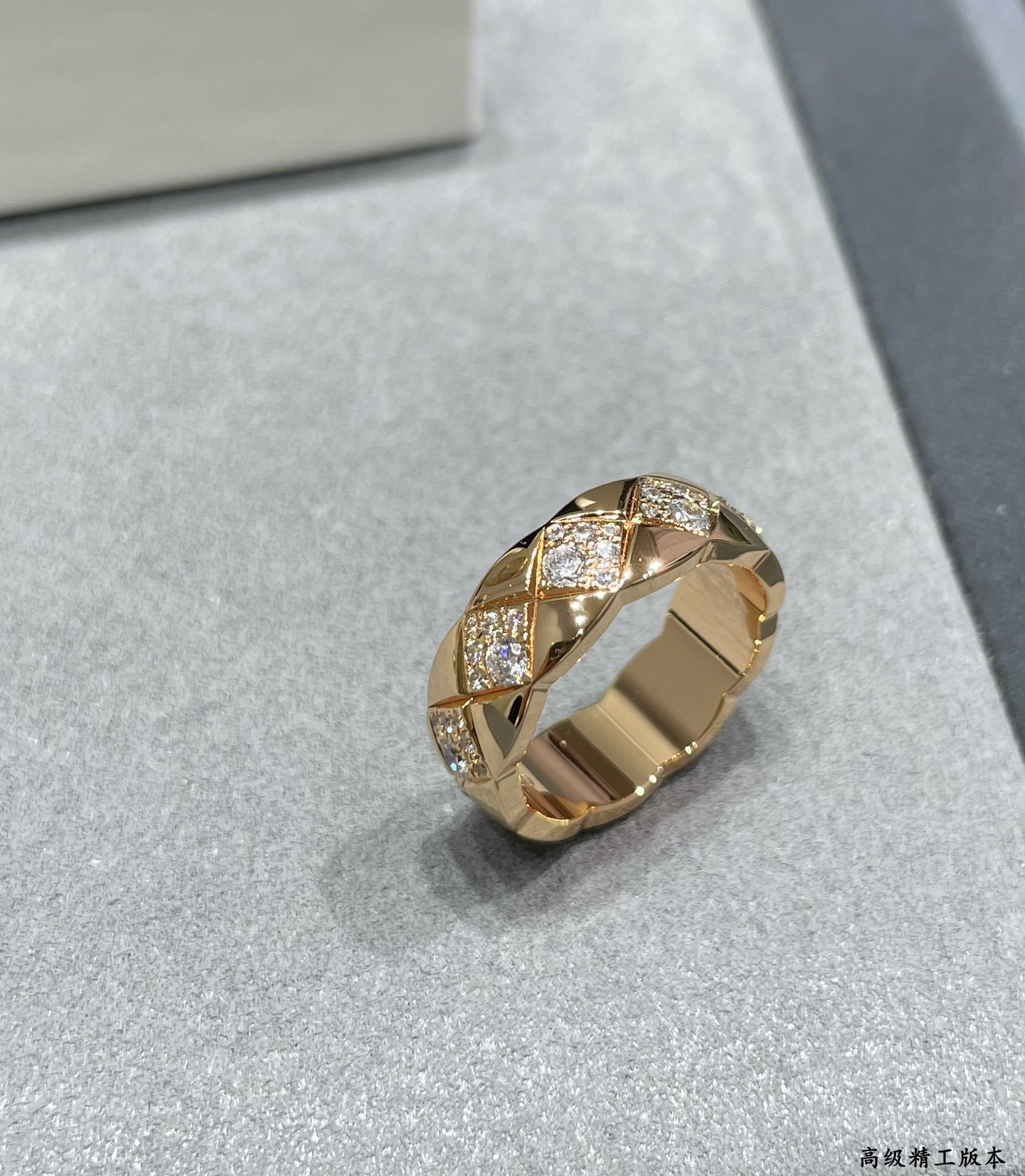 Ch*el Wide diamond square Ring