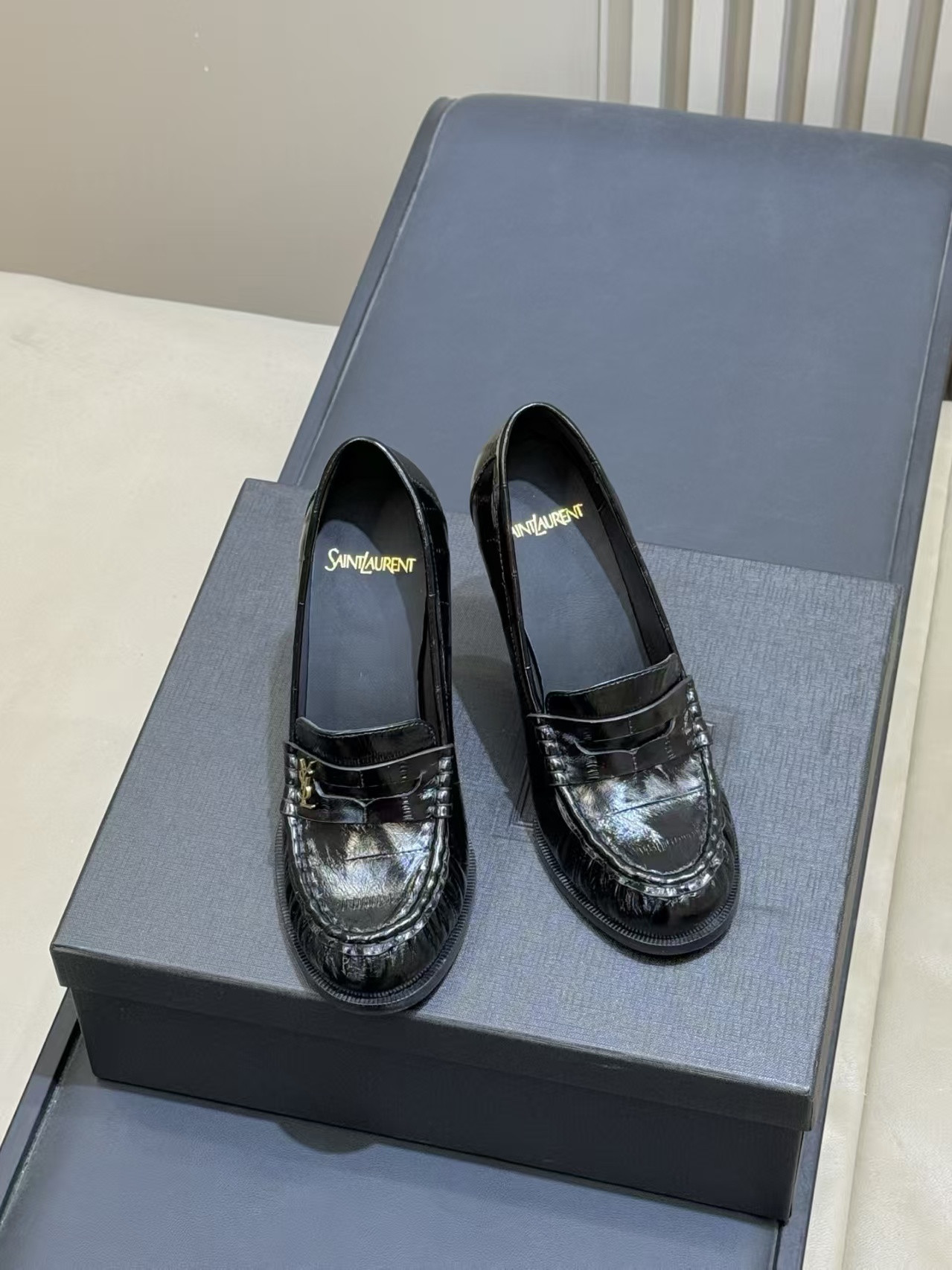 ua Y*L le loafer pumps
