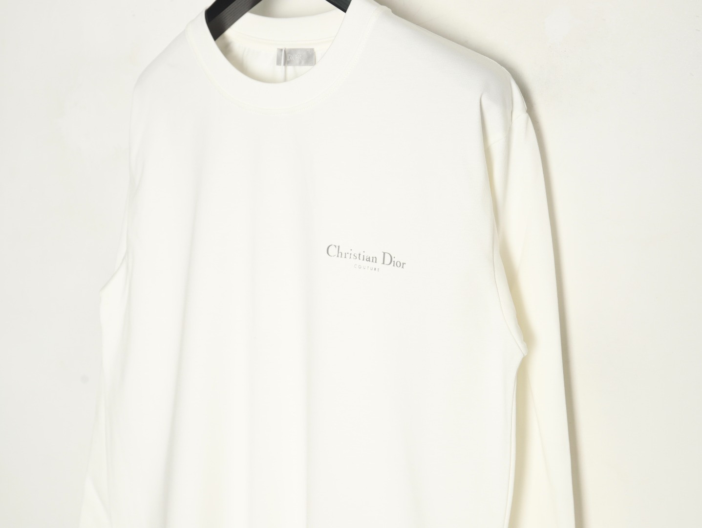 D*or long-sleeved t-shirt