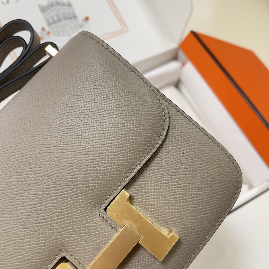 Hermès Constance 19 Epsom Gold Hardware 7.25" x 6.25" x 2.25"
