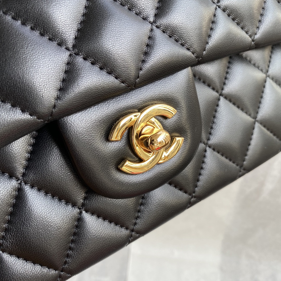 Ch*el classic flap bag a01112 15.5x25x6cm