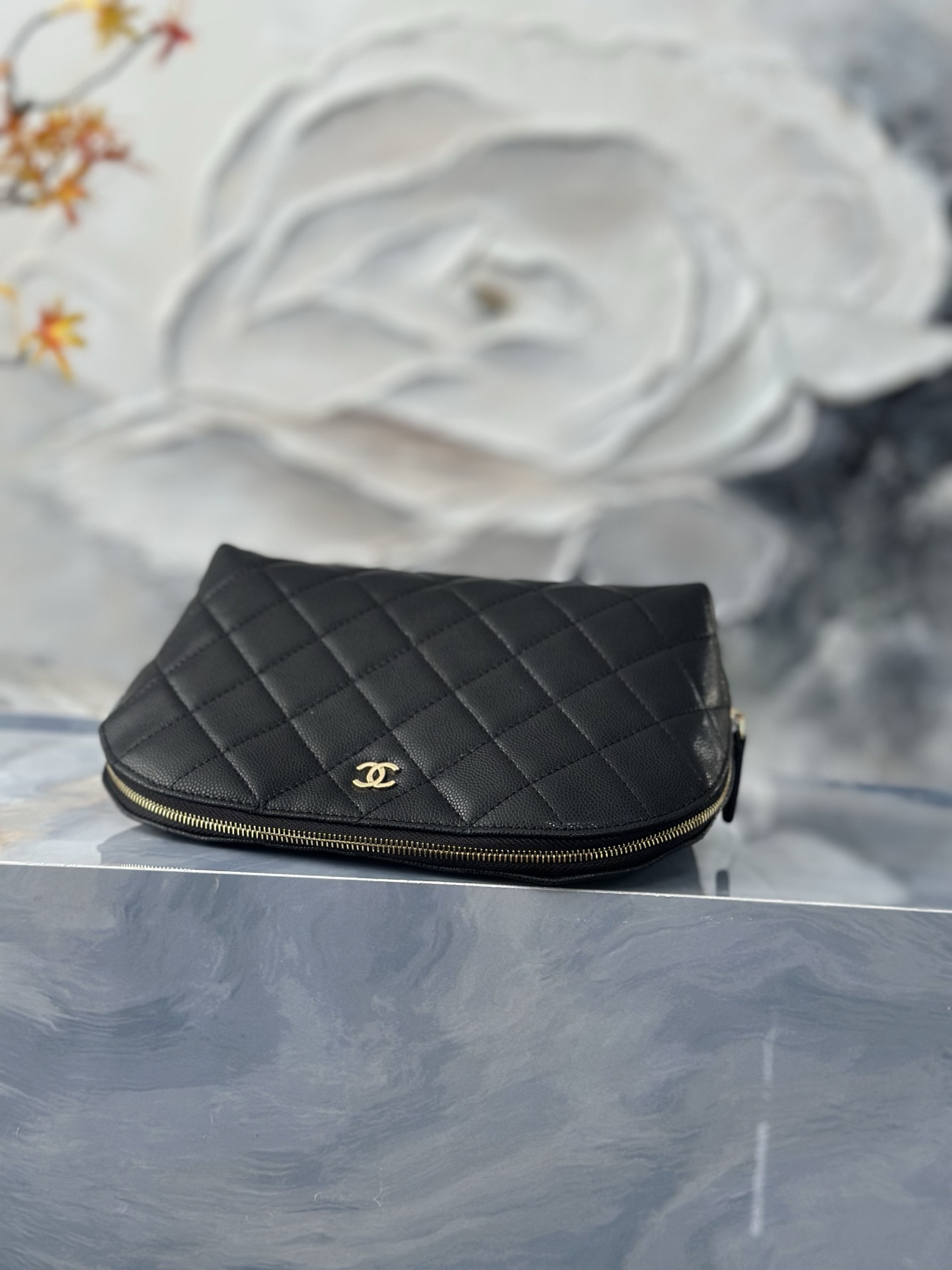 Ch*el quilted cosmetic bag gold hardware a31102 18.5x6x11cm