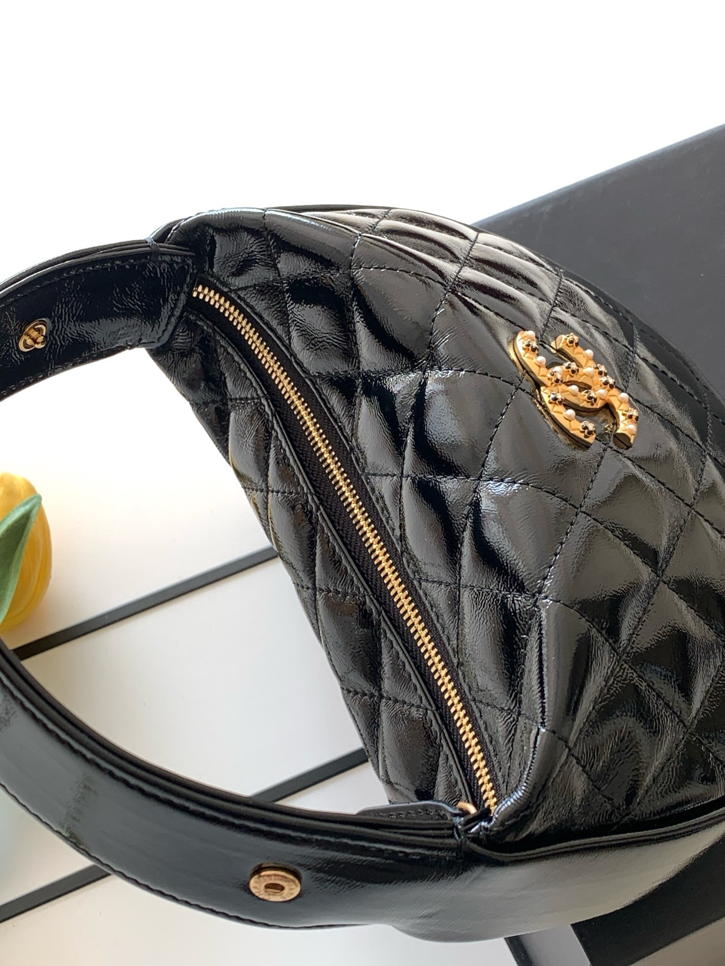 Ch*el patent leather handbag as4976 11x19x8cm