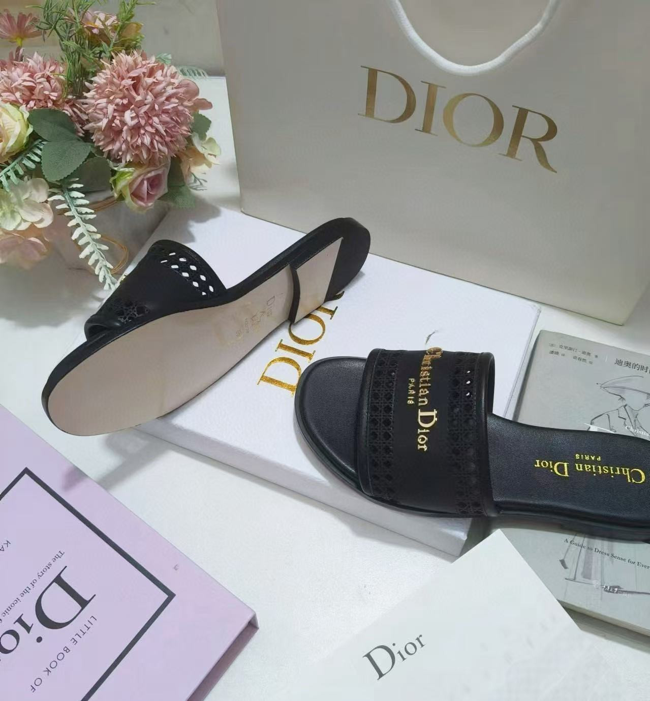 UA D*0r D-Lane Slide Black Calfskin with Openwork Microcannage Motif