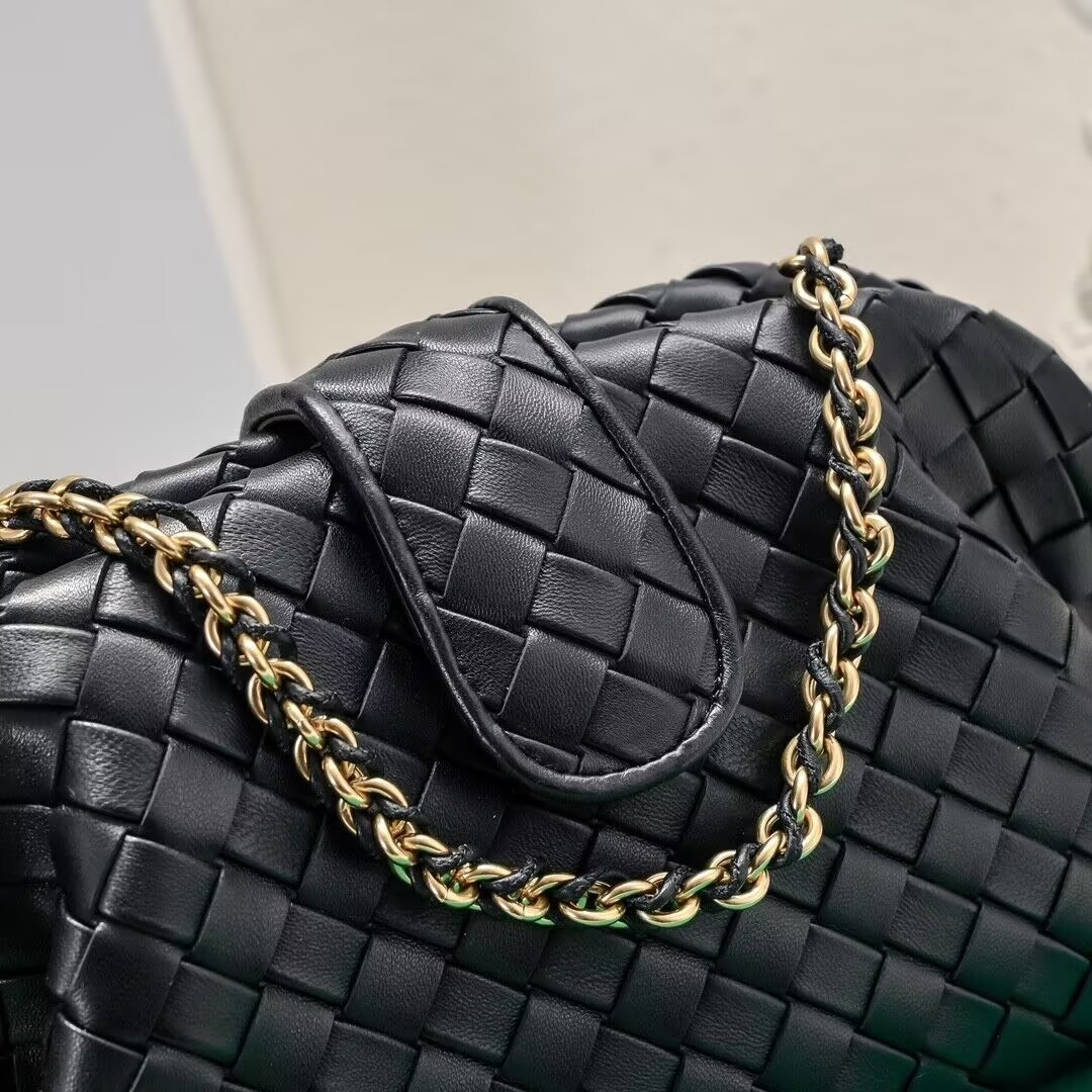 Bo*te*ga Ve*ne*ta LAUREN CLUTCH Andiamo Parachute 31x16.5x11cm