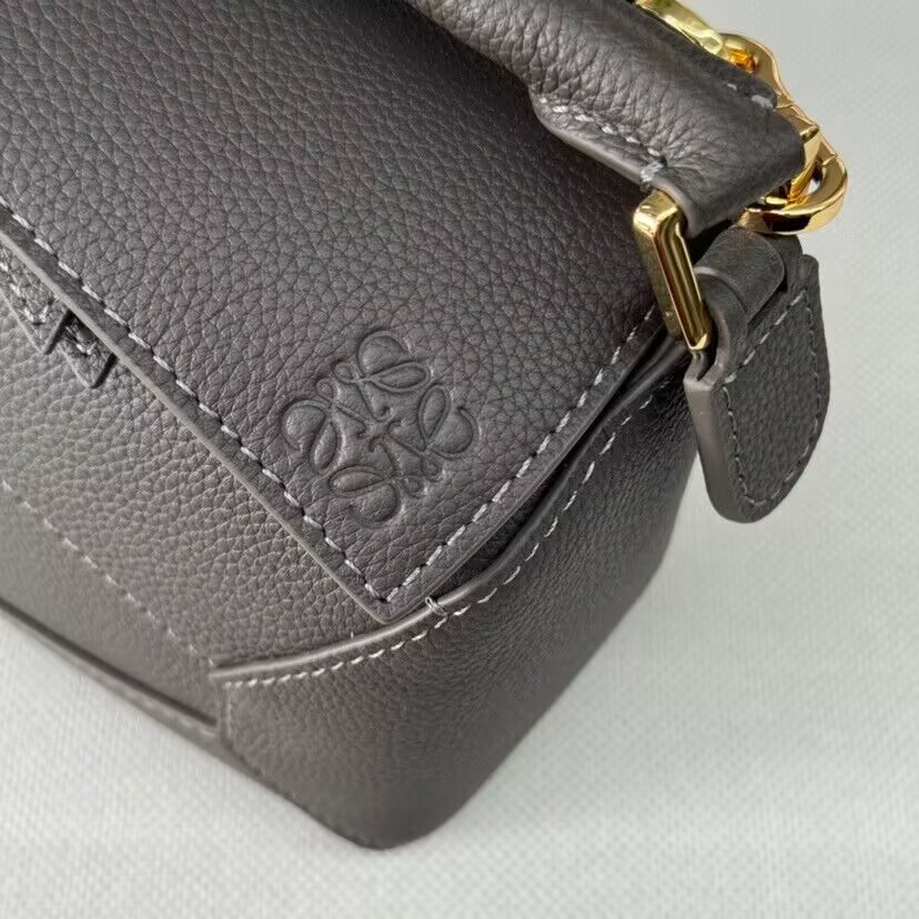 L0ew* Mini Puzzle bag in classic calfskin 18x12.5x8cm