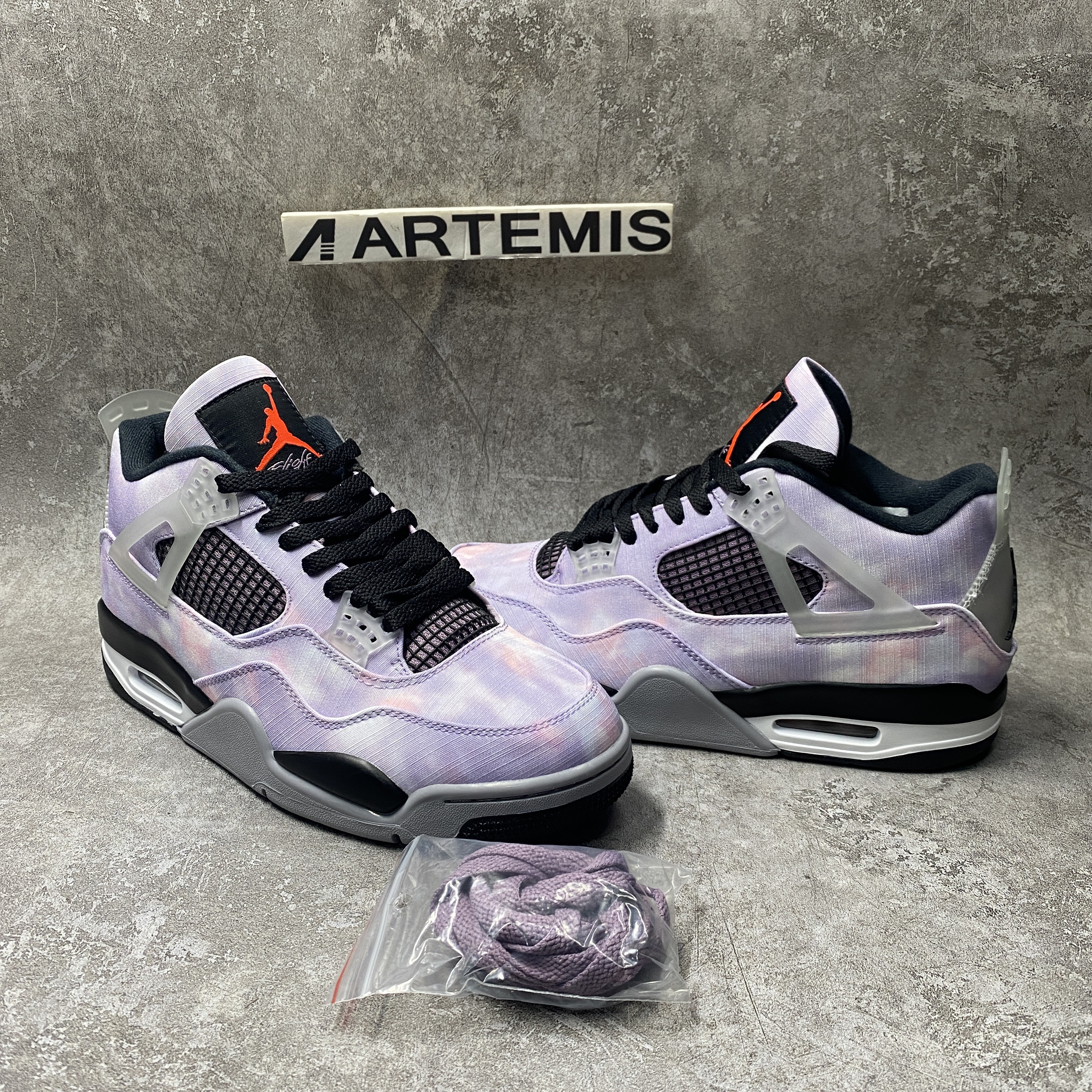 Air Jordan 4 Retro