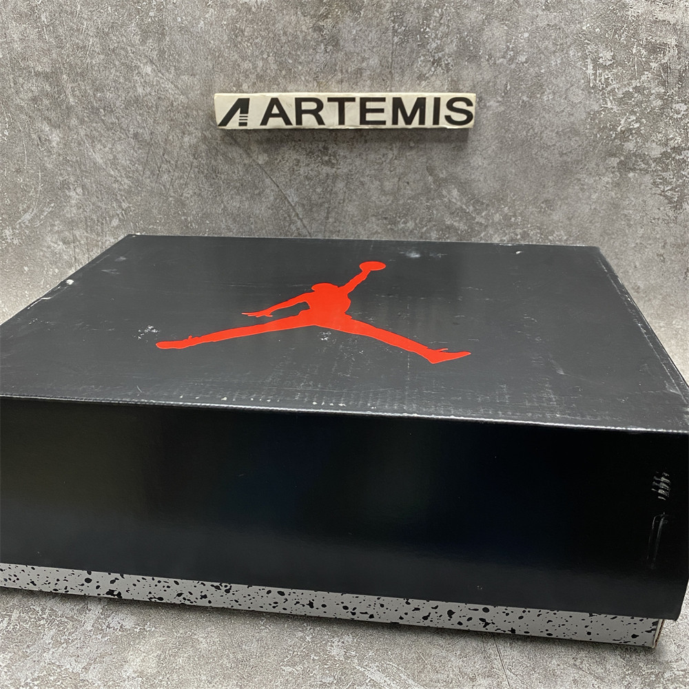 AIR JORDAN 5 RETRO