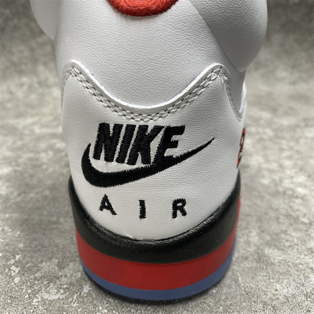 AIR JORDAN 5 RETRO