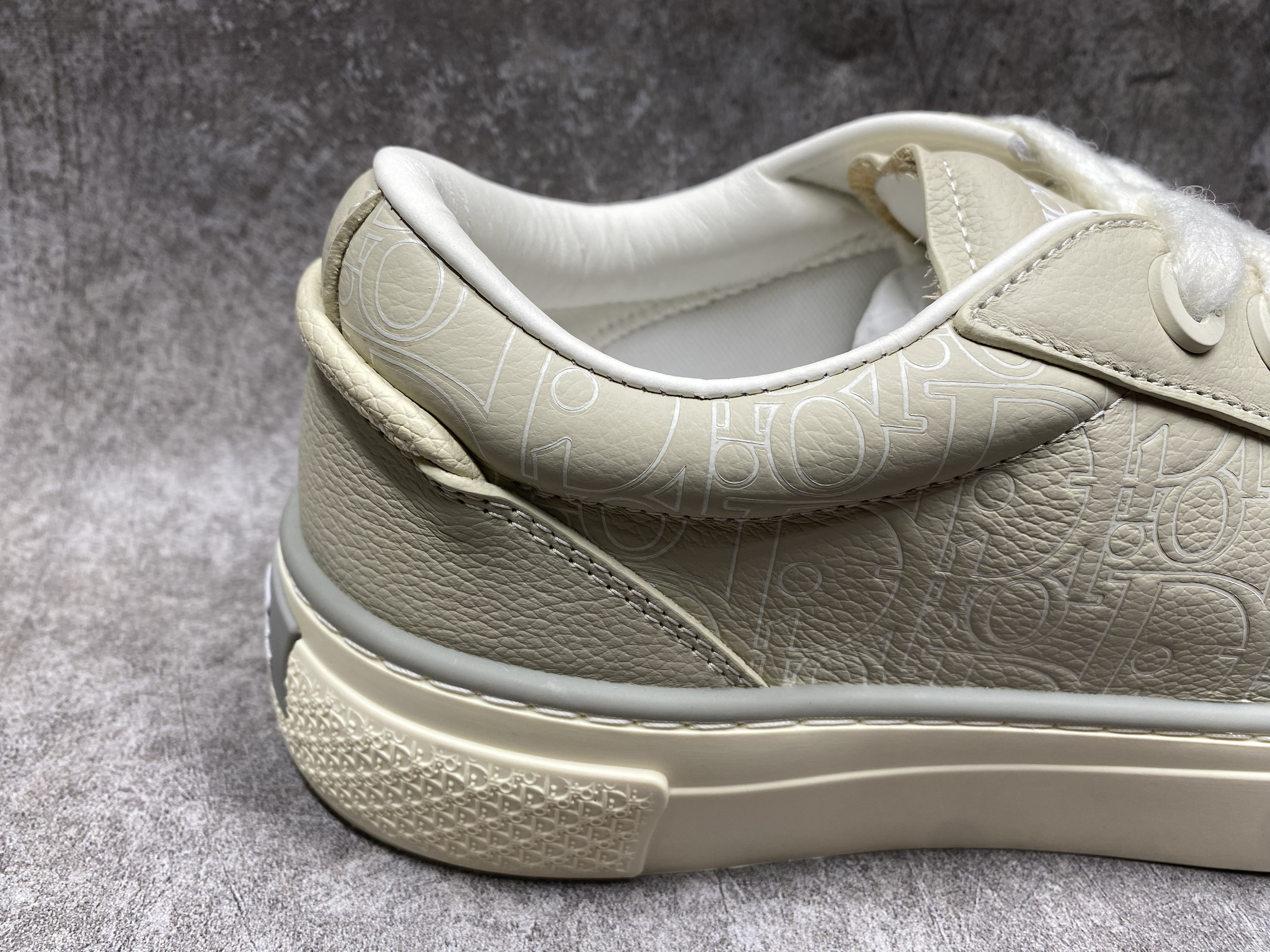 UA D*0r B33 Sneaker