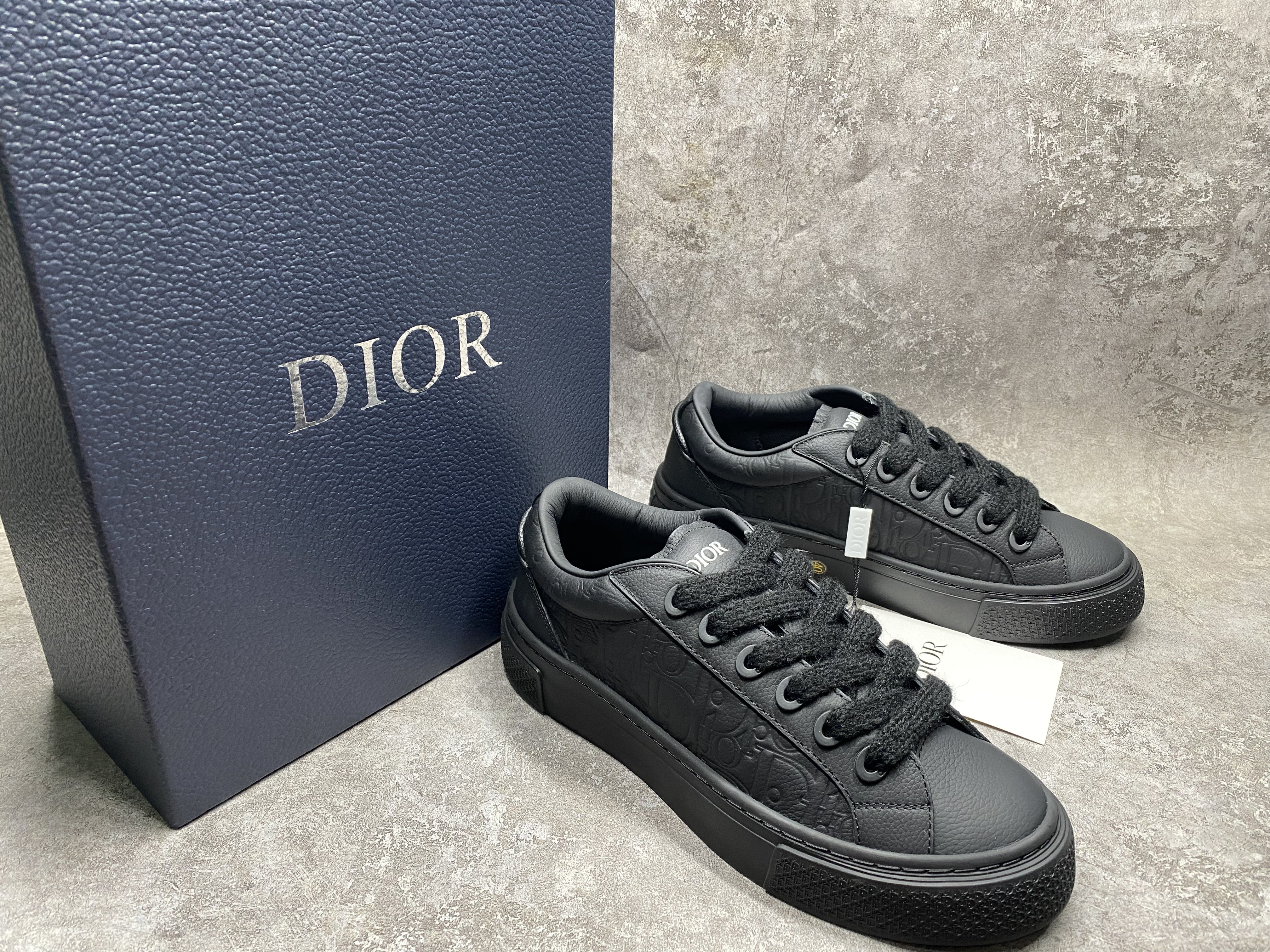 UA D*0r B33 Sneaker