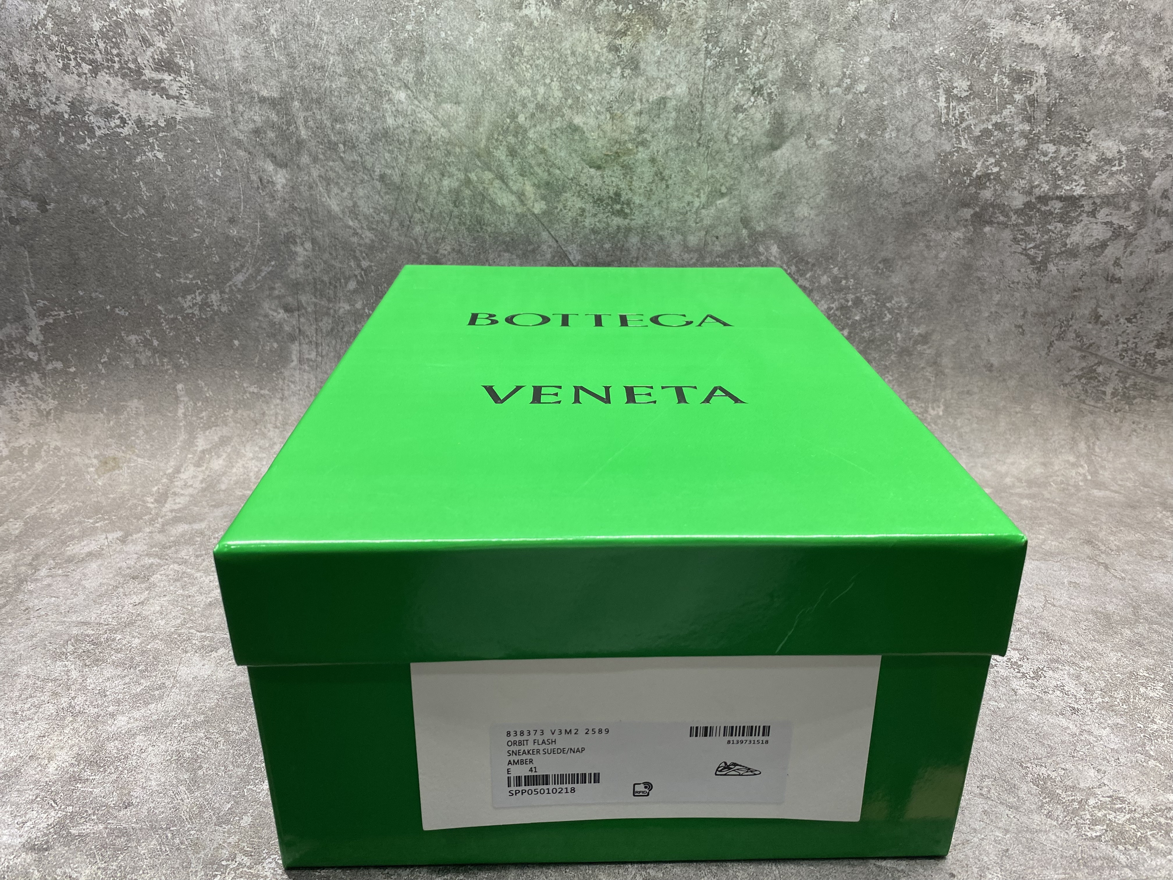 ua bo*te*ga Ve*ne*ta orbit flash sneaker