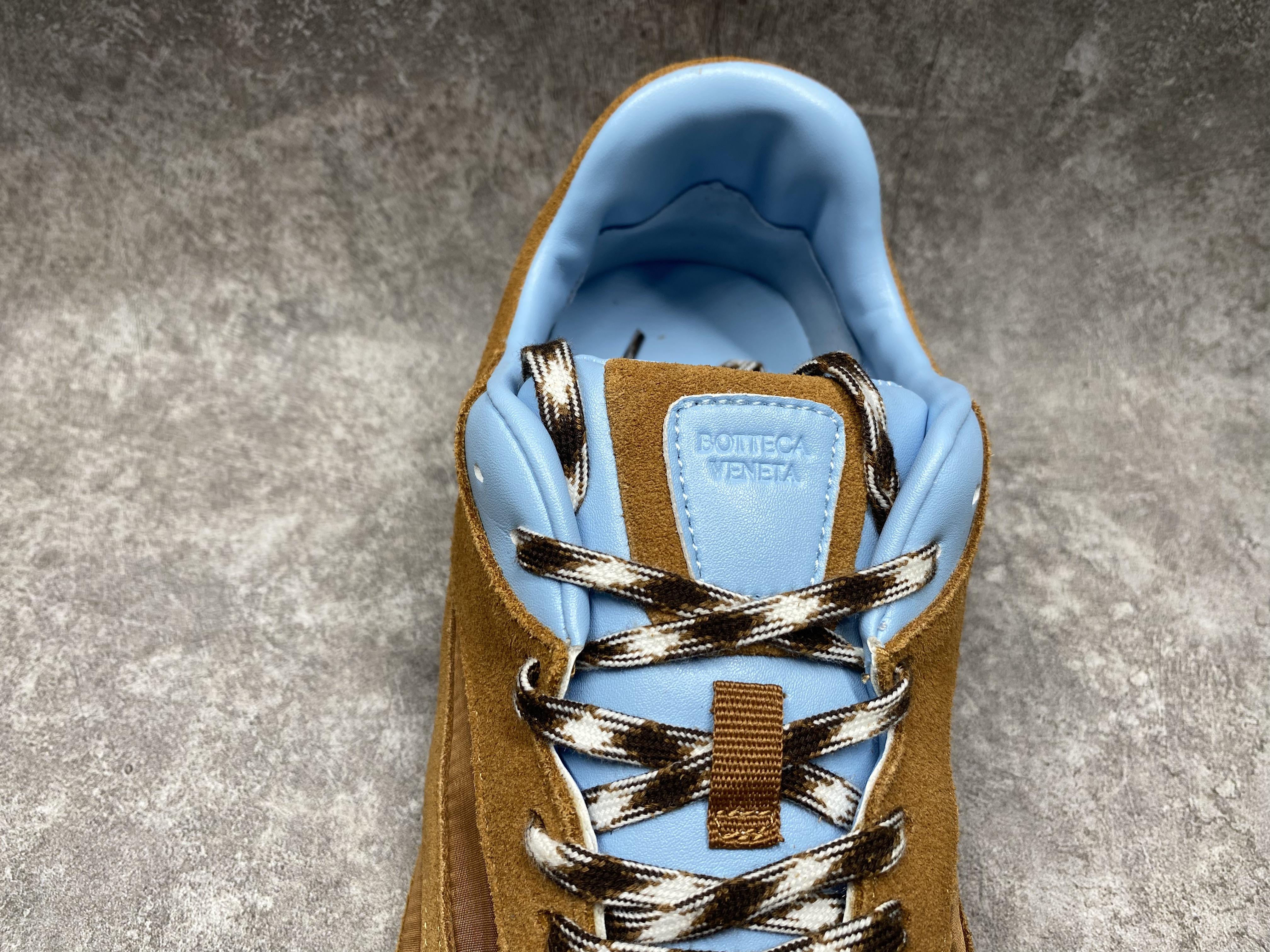 ua bo*te*ga Ve*ne*ta orbit flash sneaker