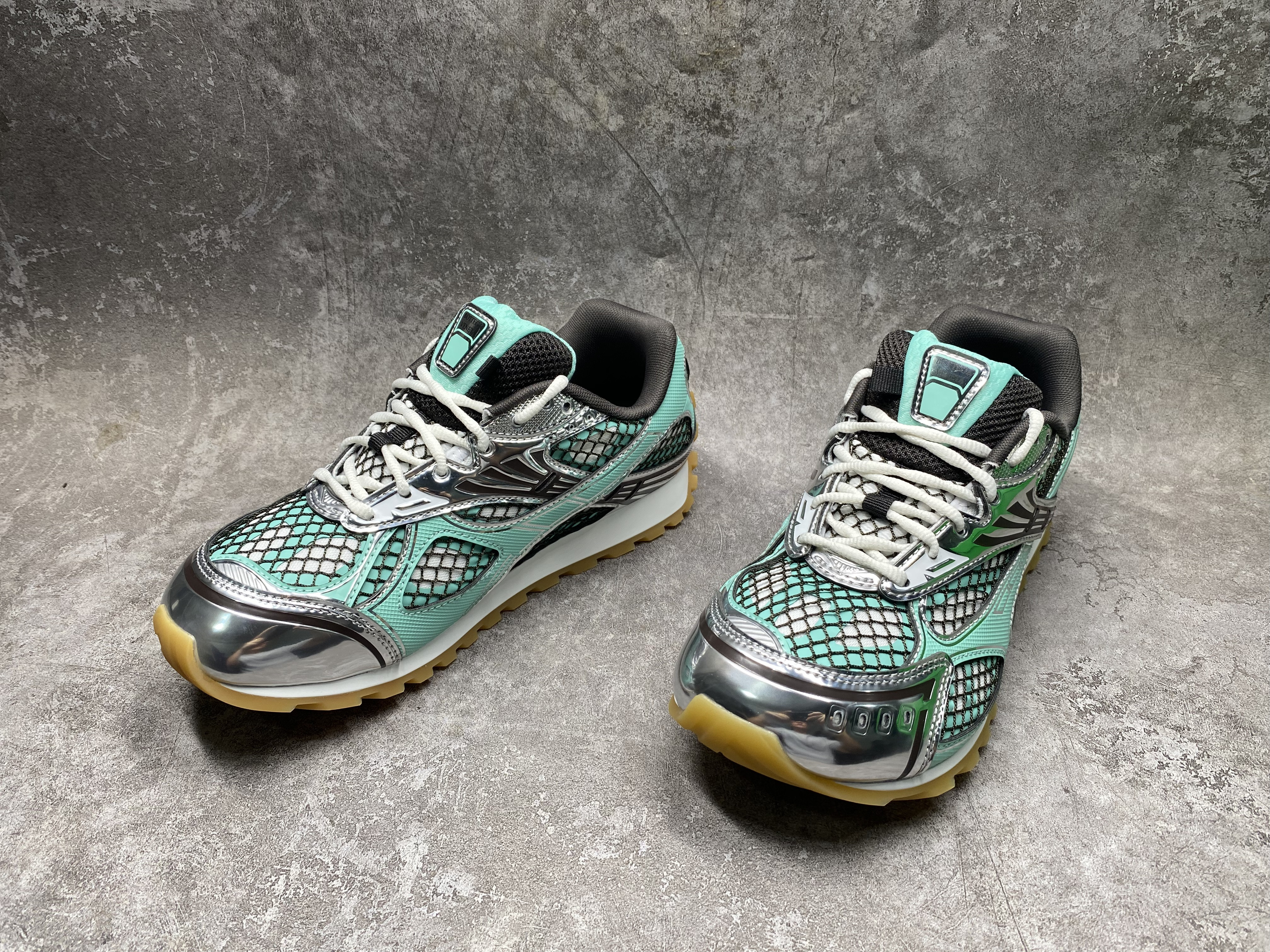 ua bo*te*ga Ve*ne*ta orbit sneaker